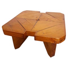 Tavolino da salotto in stile francese, piano con intarsio a faccette in pino, anni '70