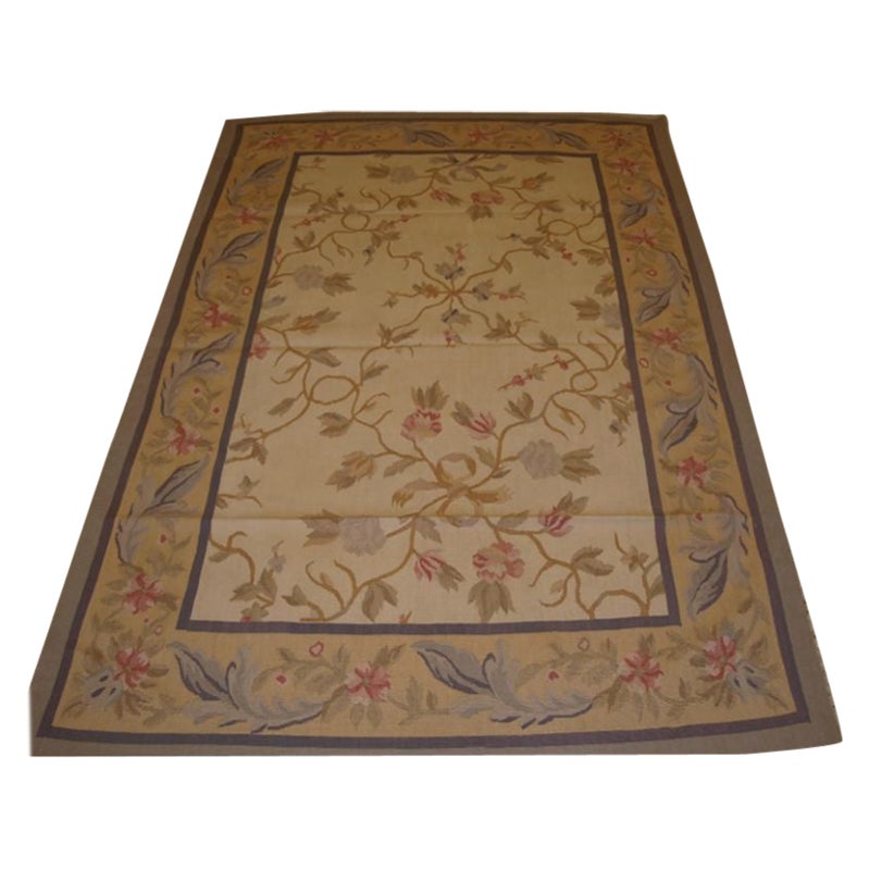 Aubusson in stile francese, disegno floreale in tenui colori pastello, circa 10 anni. in vendita