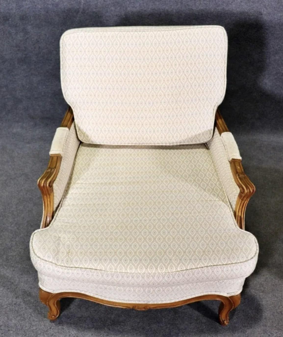 French-style Bergère Chairs In Good Condition For Sale In Brooklyn, NY