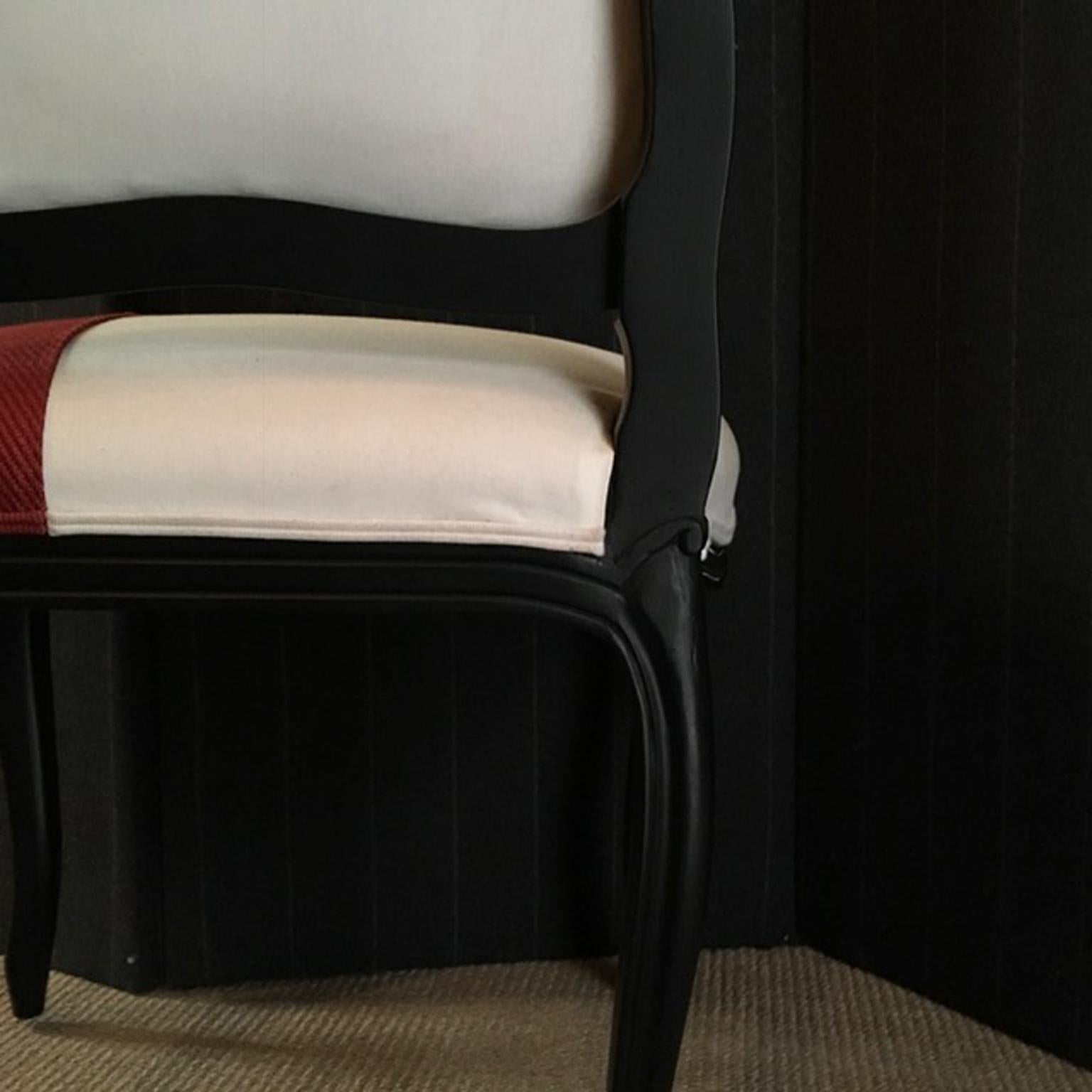 French Provincial Lacquered Black Wood Dining Chair Upholstered Red and White For Sale 6