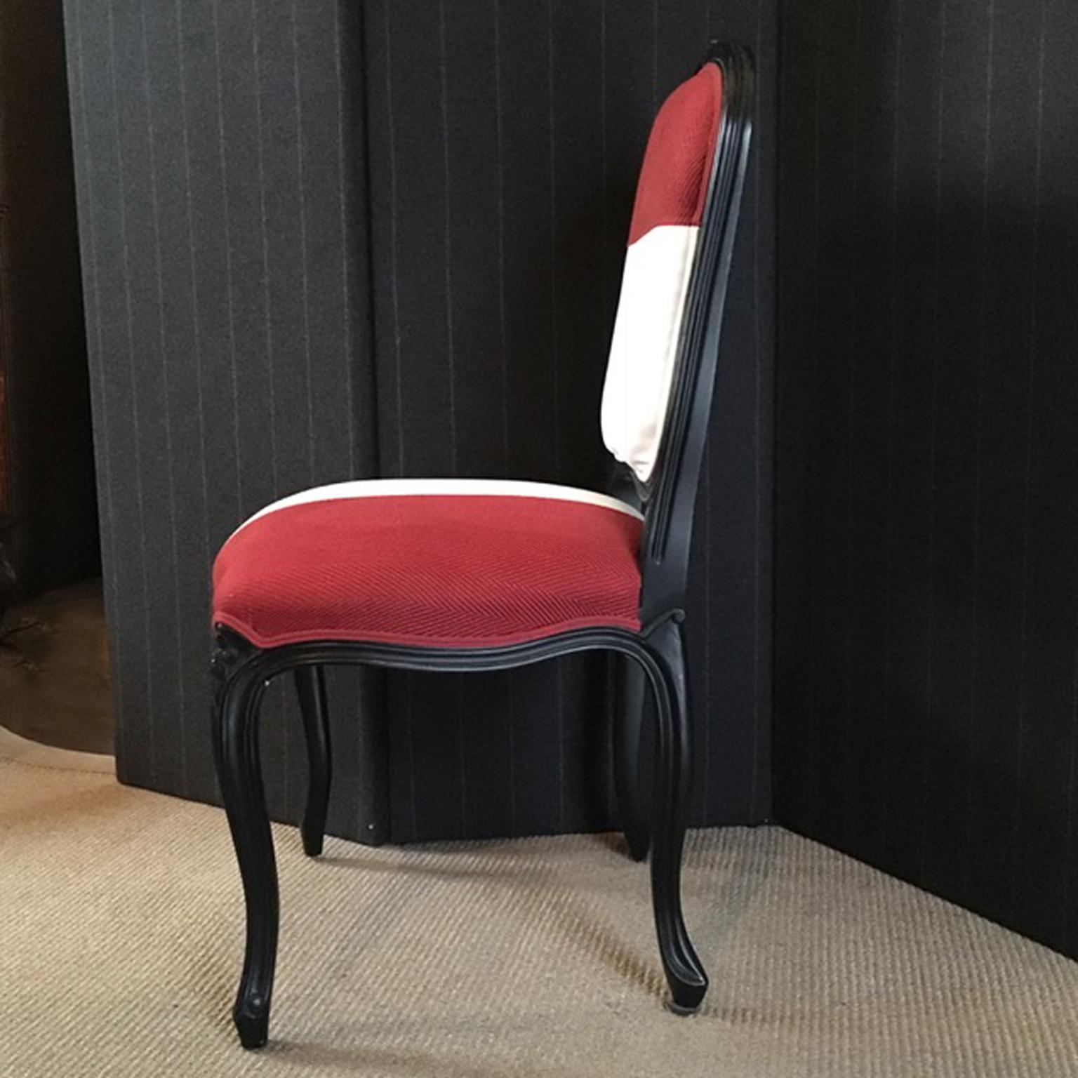 Contemporary French Provincial Lacquered Black Wood Dining Chair Upholstered Red and White For Sale