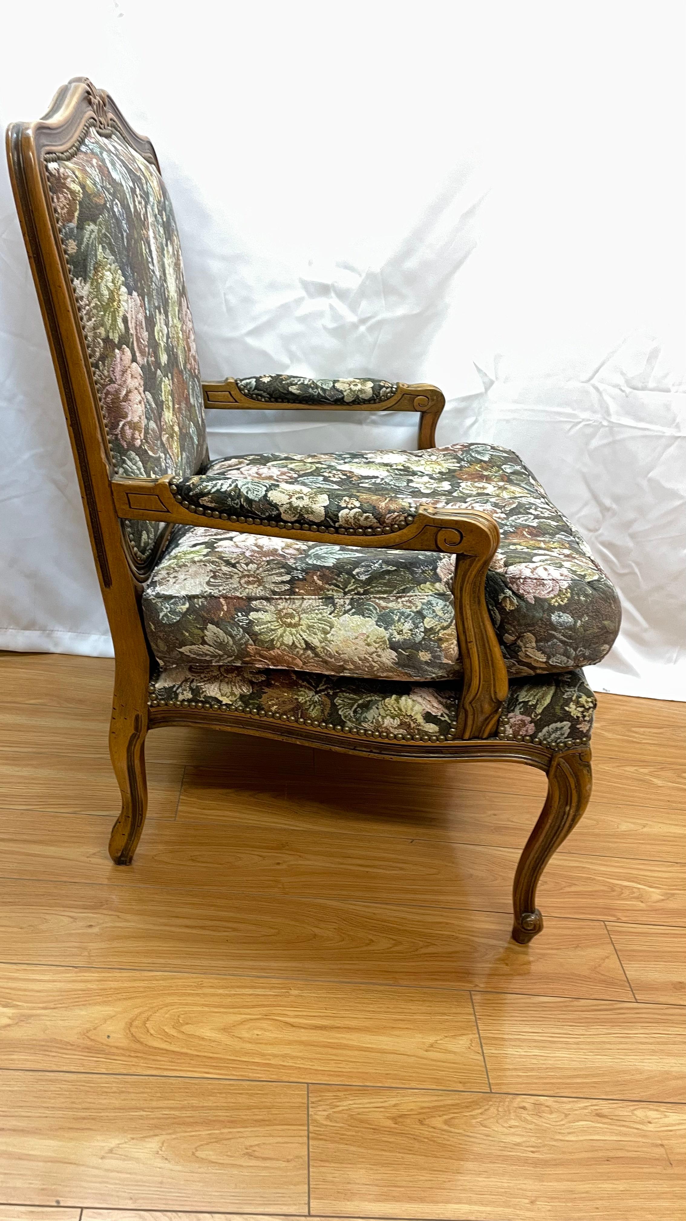 French style brass and walnut armchairs with floral fabric For Sale 7