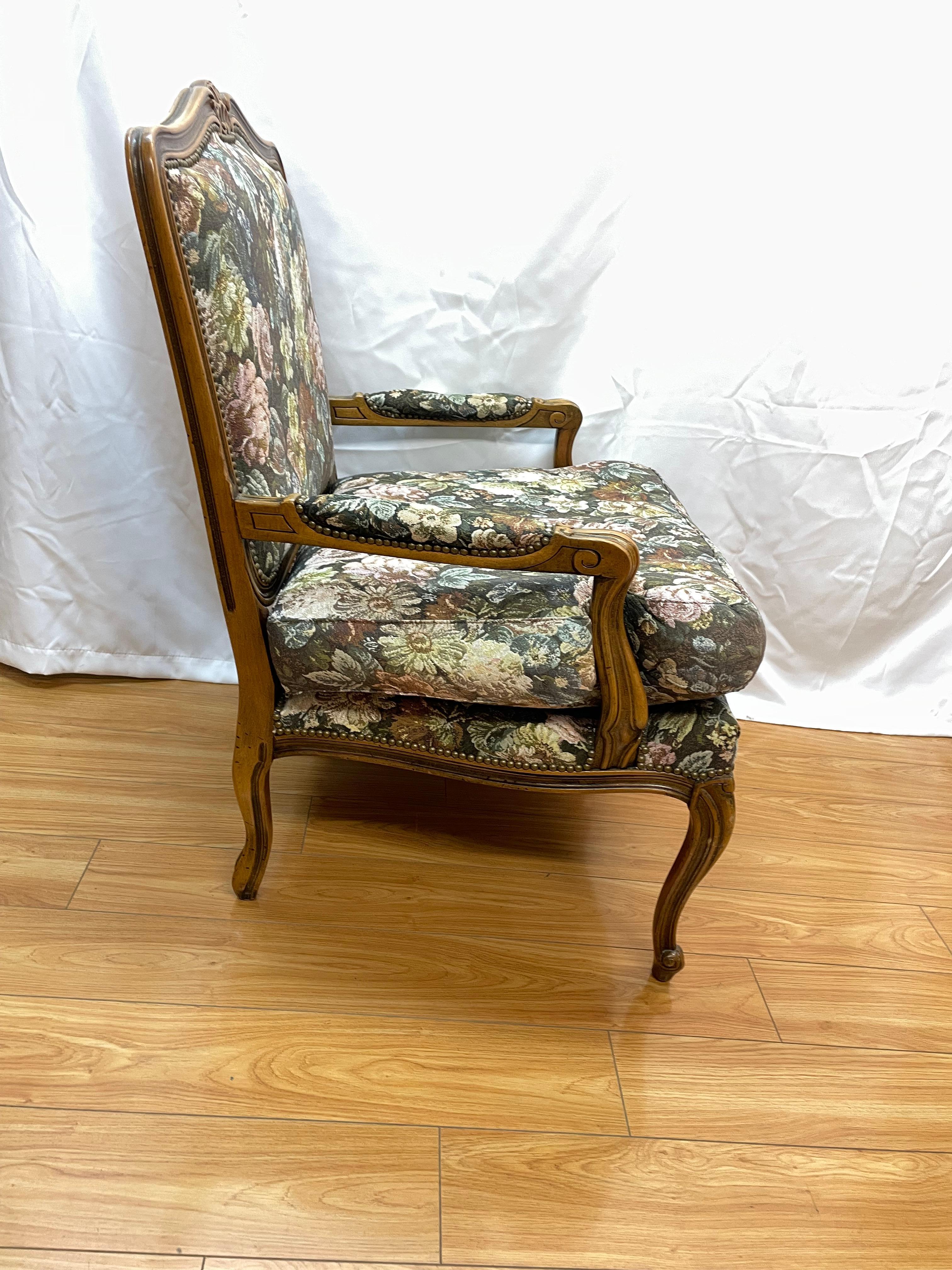 French style brass and walnut armchairs with floral fabric For Sale 2