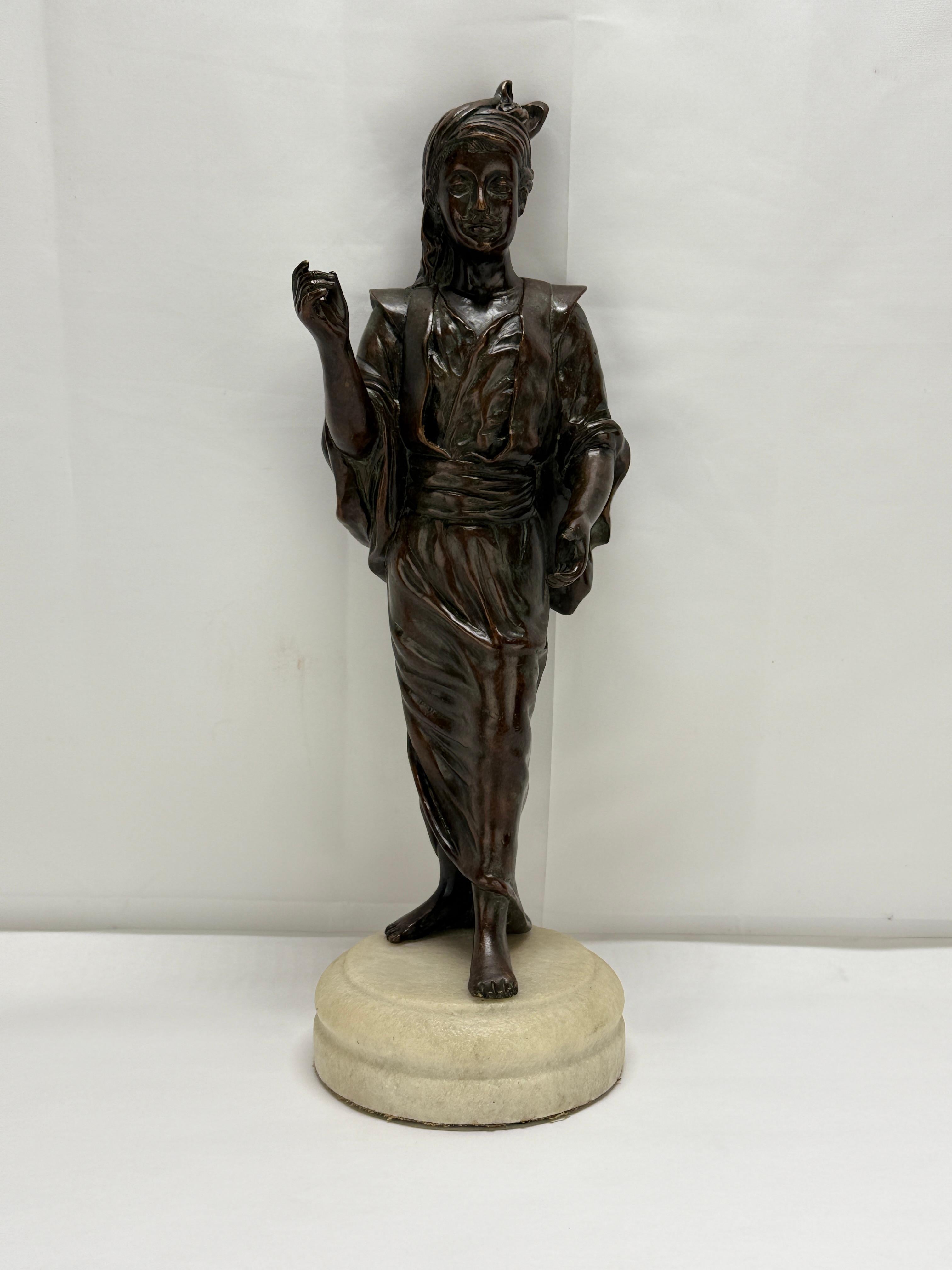 Grec classique Sculpture orientaliste de style français en bronze sur socle en marbre style Picault en vente