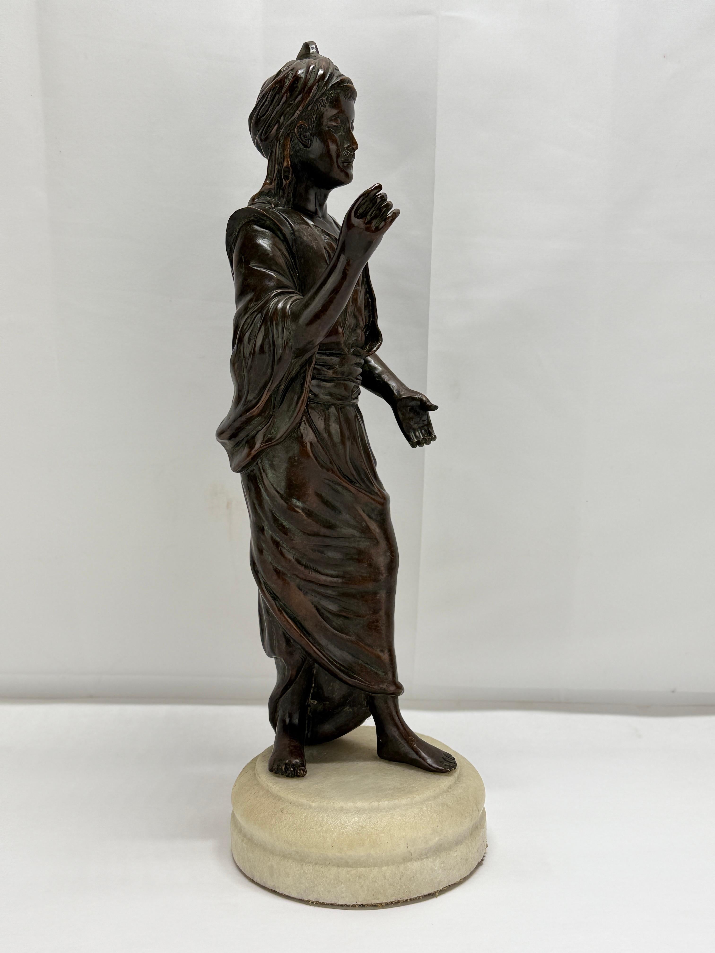 Français Sculpture orientaliste de style français en bronze sur socle en marbre style Picault en vente