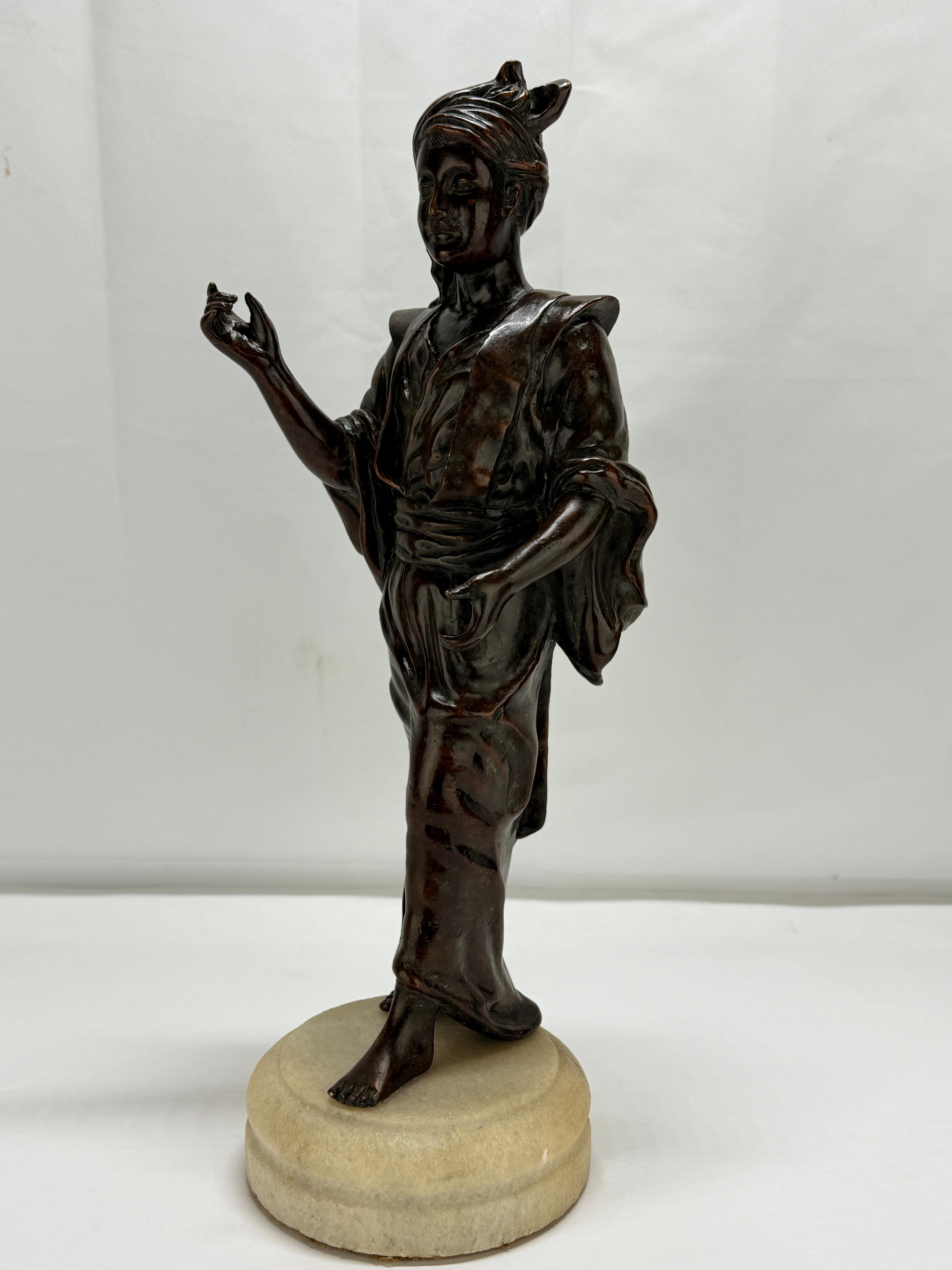 Bronze Sculpture orientaliste de style français en bronze sur socle en marbre style Picault en vente