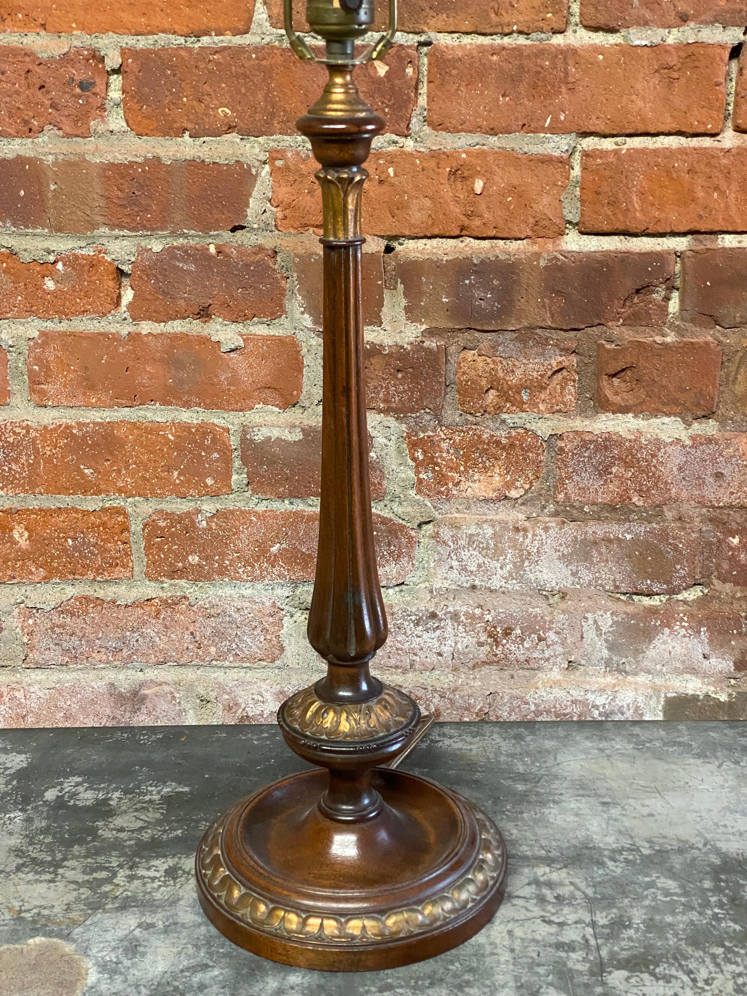 French Style Carved Parcel Gilt and Fluted Table Lamp In Good Condition In Garnerville, NY