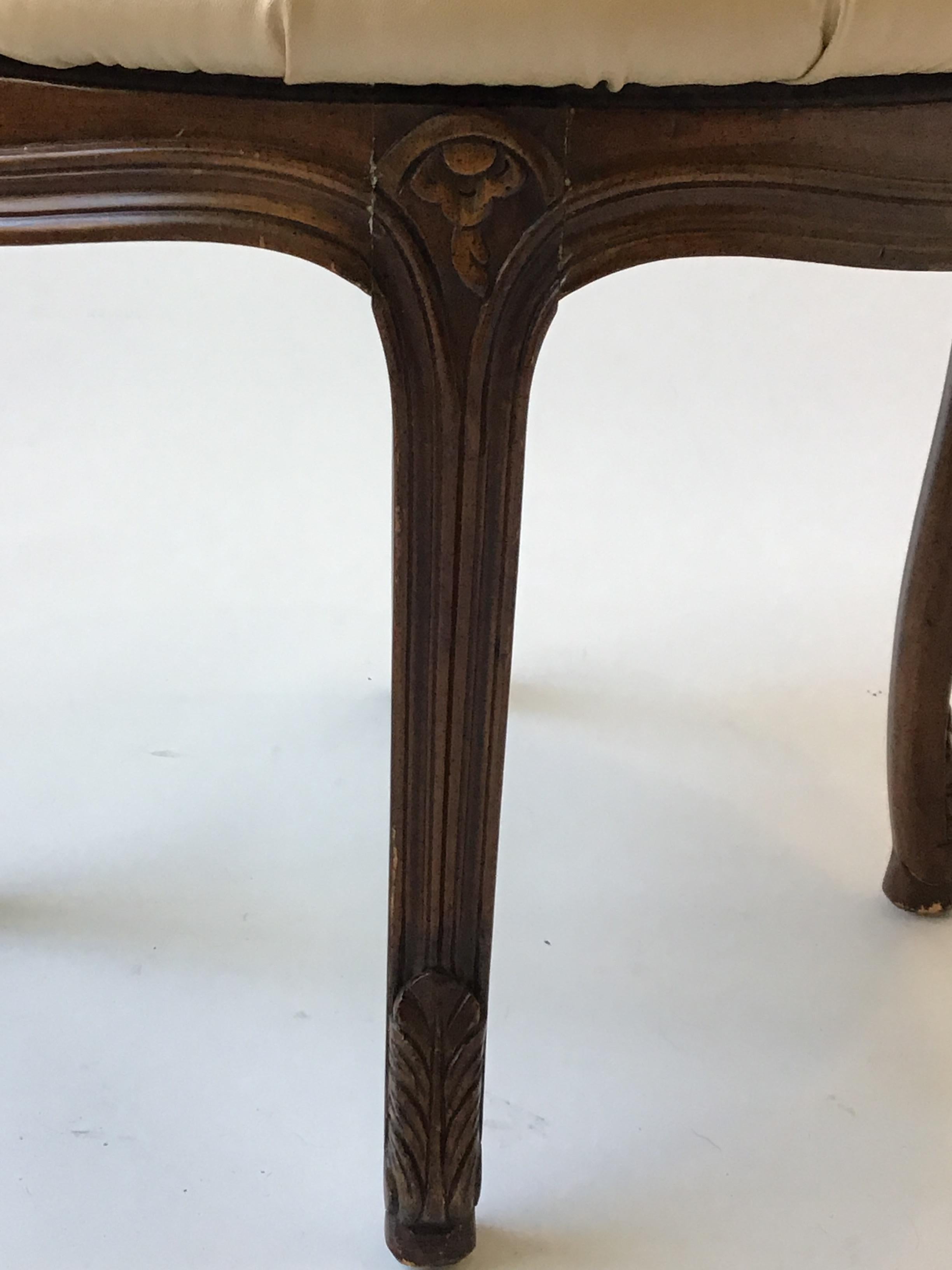 French Style Carved Wood Ottoman With Revolving Seat In Good Condition For Sale In Tarrytown, NY