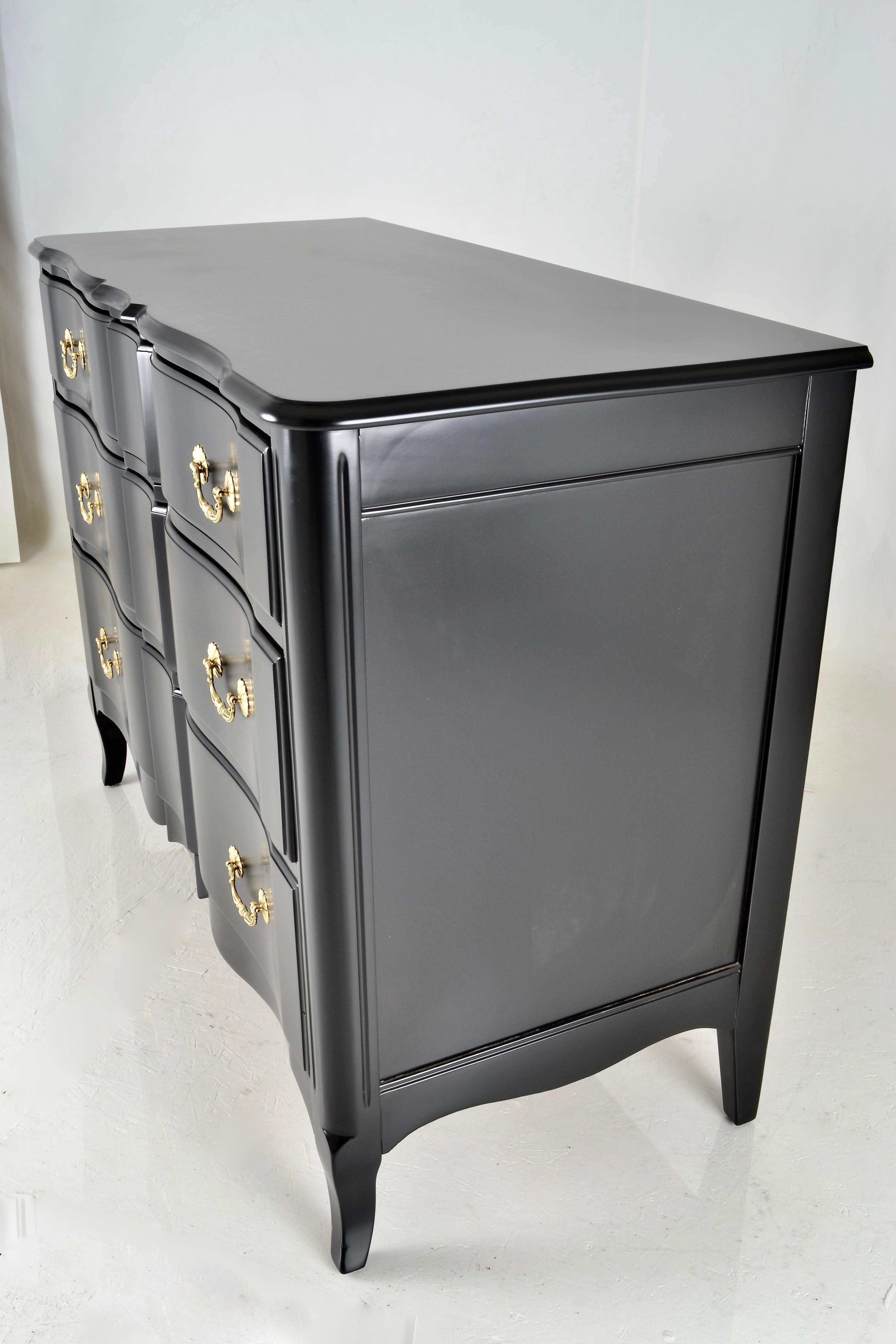 French Style Commode in Black Lacquer In Good Condition In Norwalk, CT