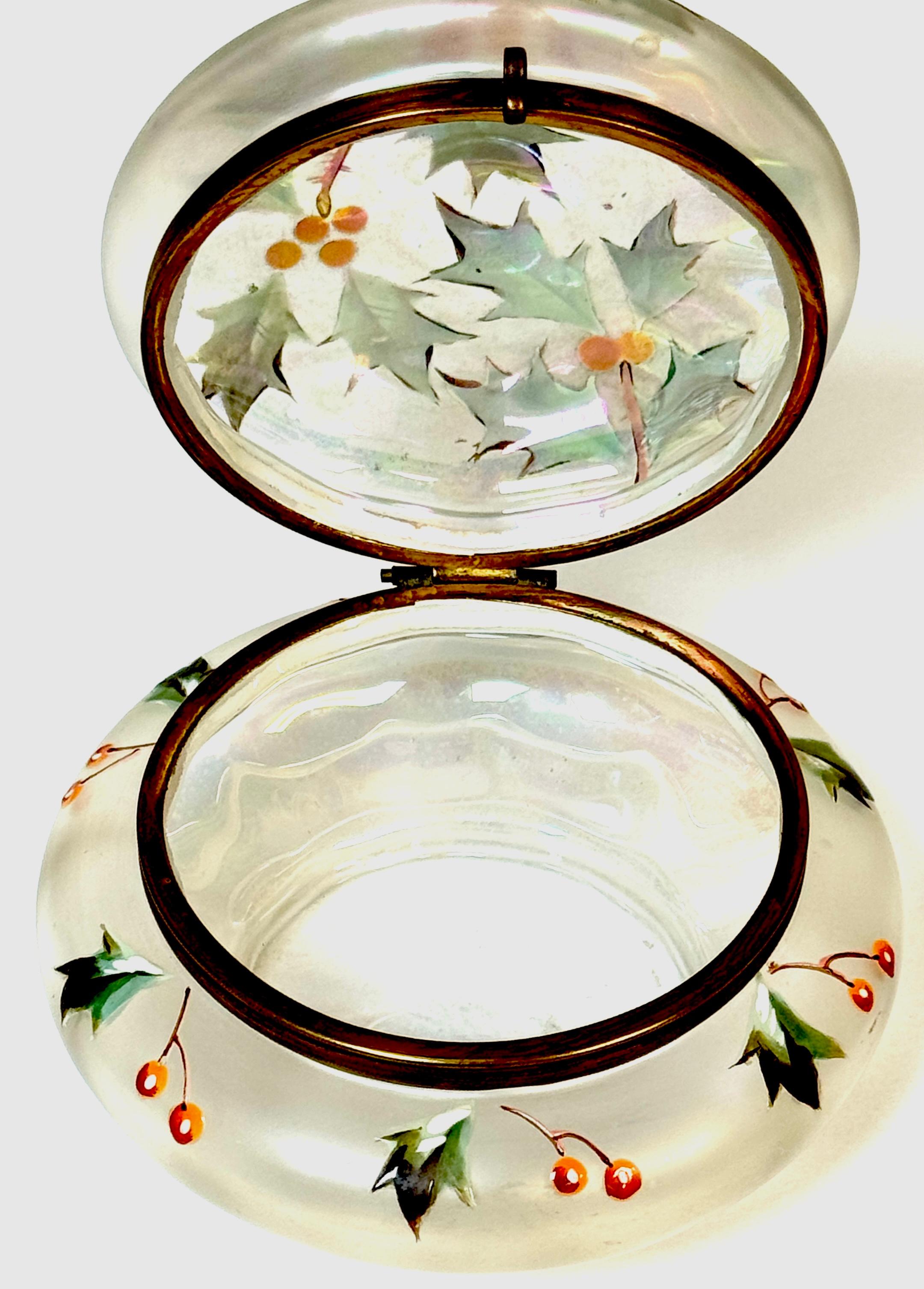 French Style Enameled Holly Motif Frosted Iridescent Box, Style of Daum Nancy In Good Condition For Sale In West Palm Beach, FL