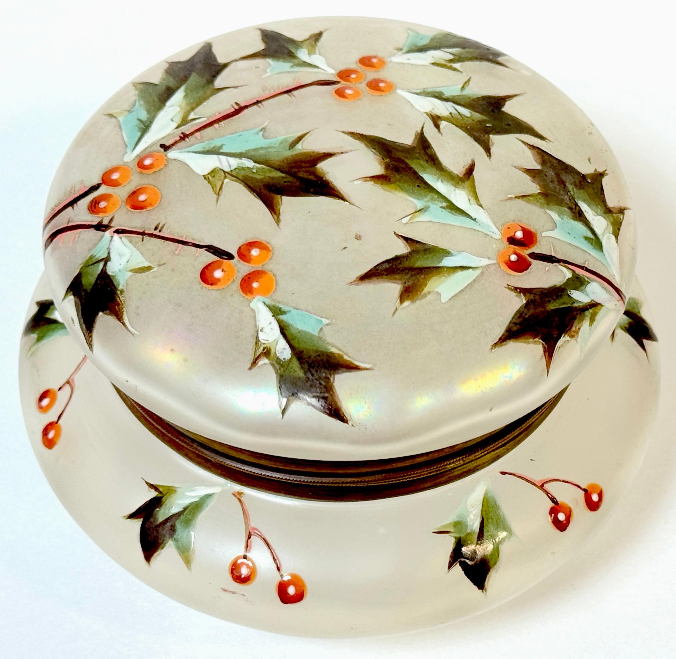 French Style Enameled Holly Motif Frosted Iridescent Box, Style of Daum Nancy For Sale 2