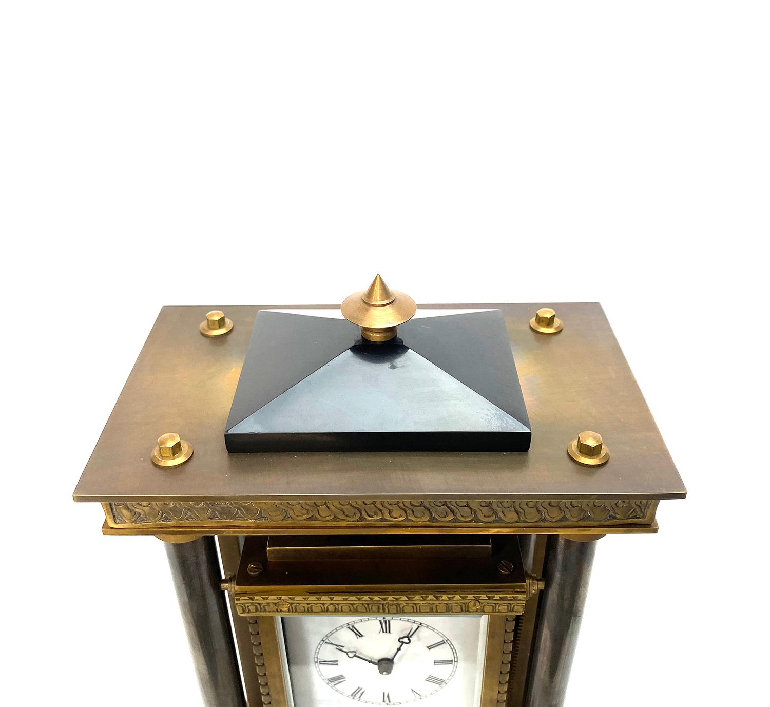 Fin du 20e siècle Horloge industrielle d'ascenseur de style français en bronze, axée sur la gravité en vente