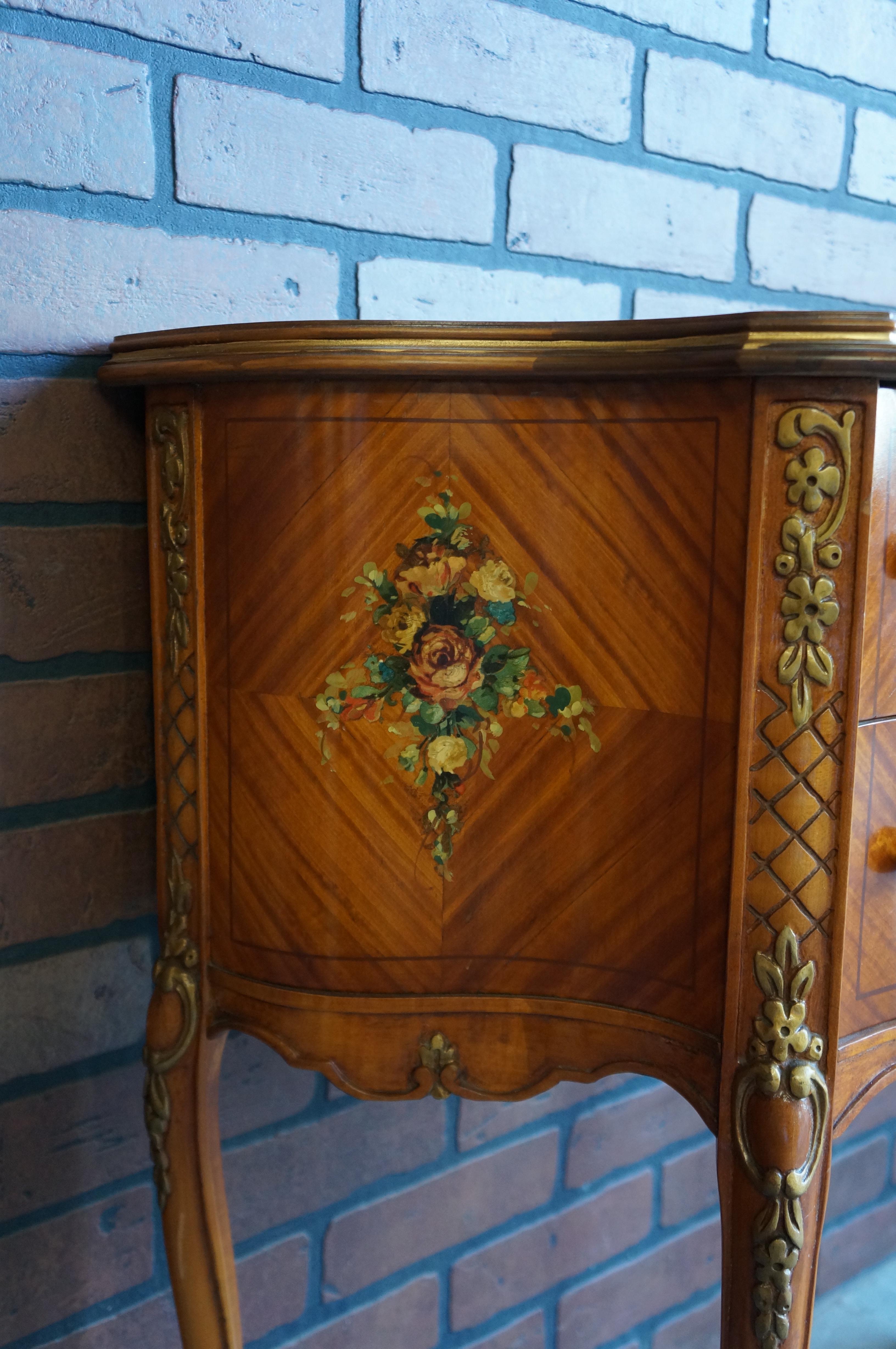 French Style Hand Painted Nightstands In Good Condition For Sale In Portland, OR
