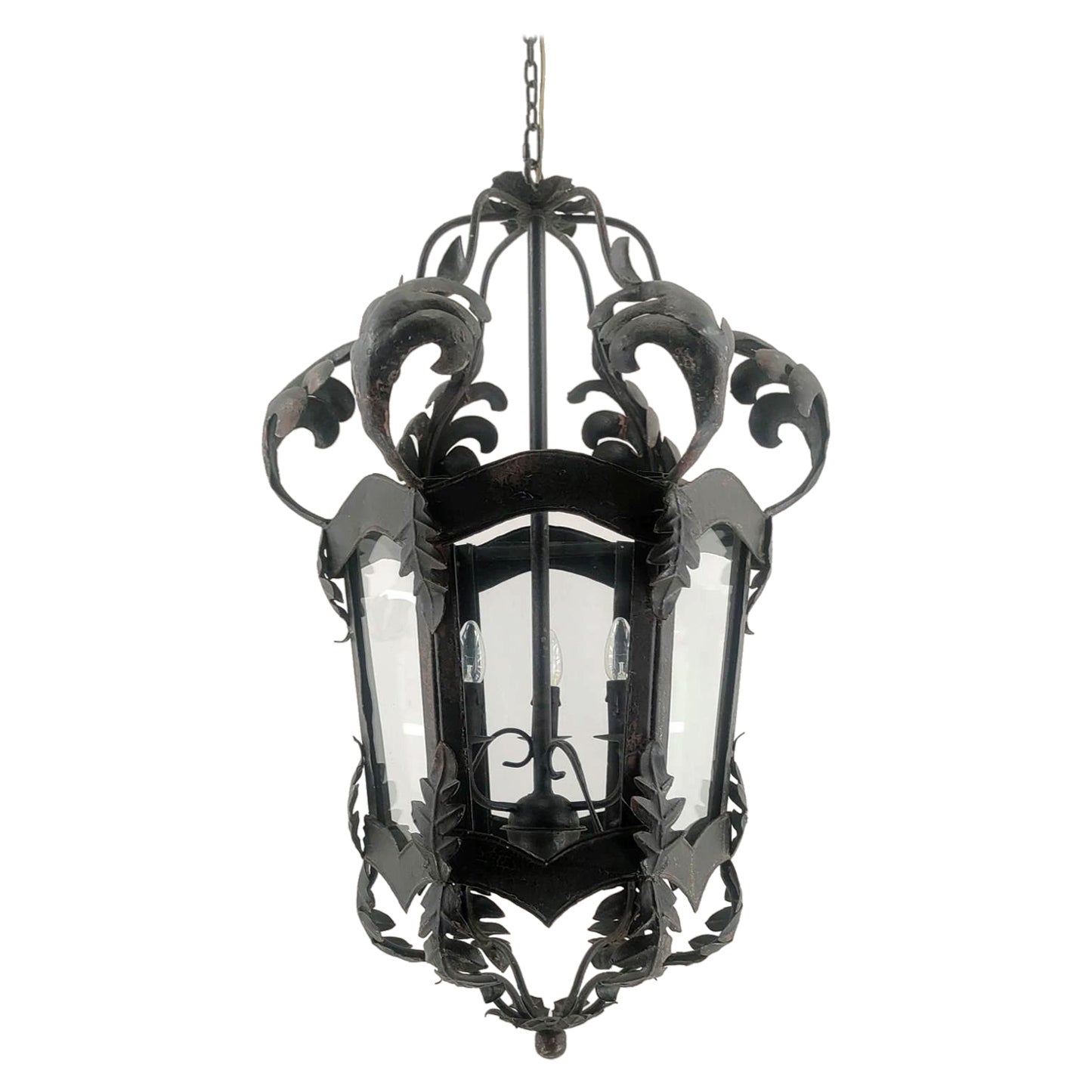 Farol de hierro de estilo francés con acabado negro envejecido en venta