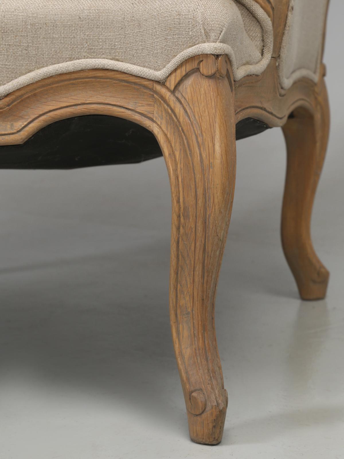 French Style Louis XV Bergère Chair Made of White Oak and Upholstered in Linen 2