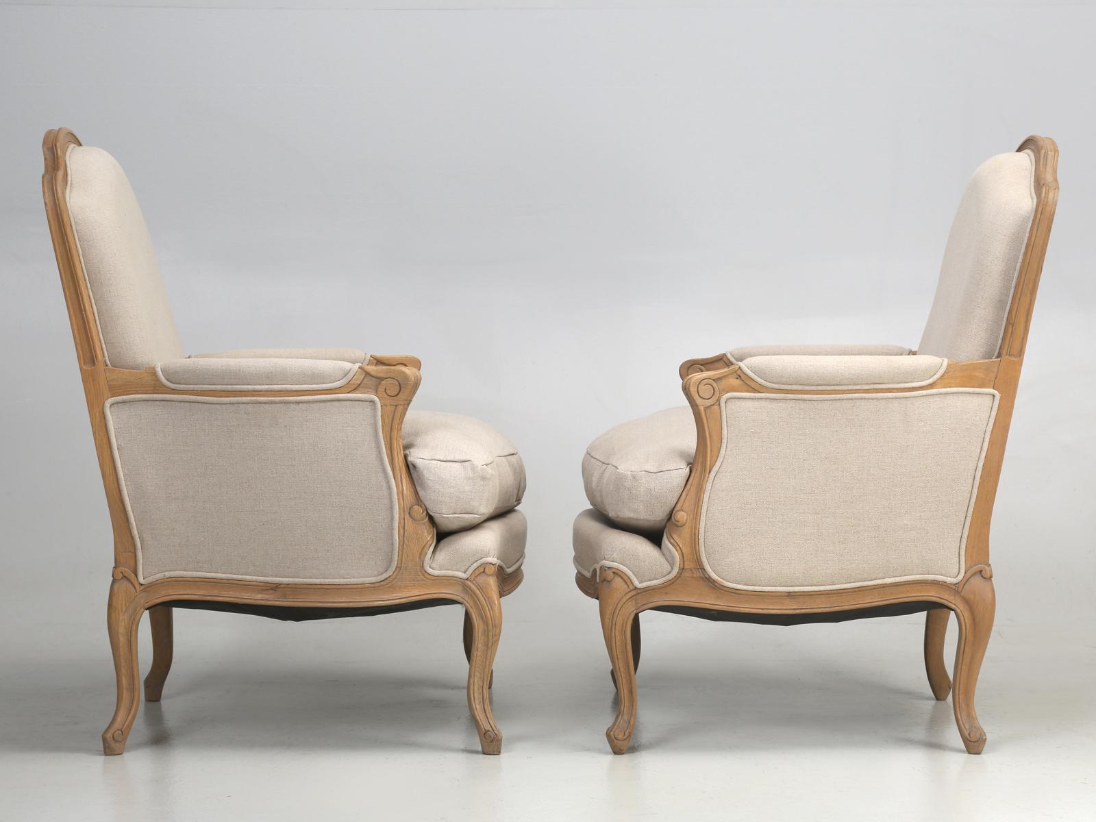 French Style Louis XV Bergère Chair Made of White Oak and Upholstered in Linen 6