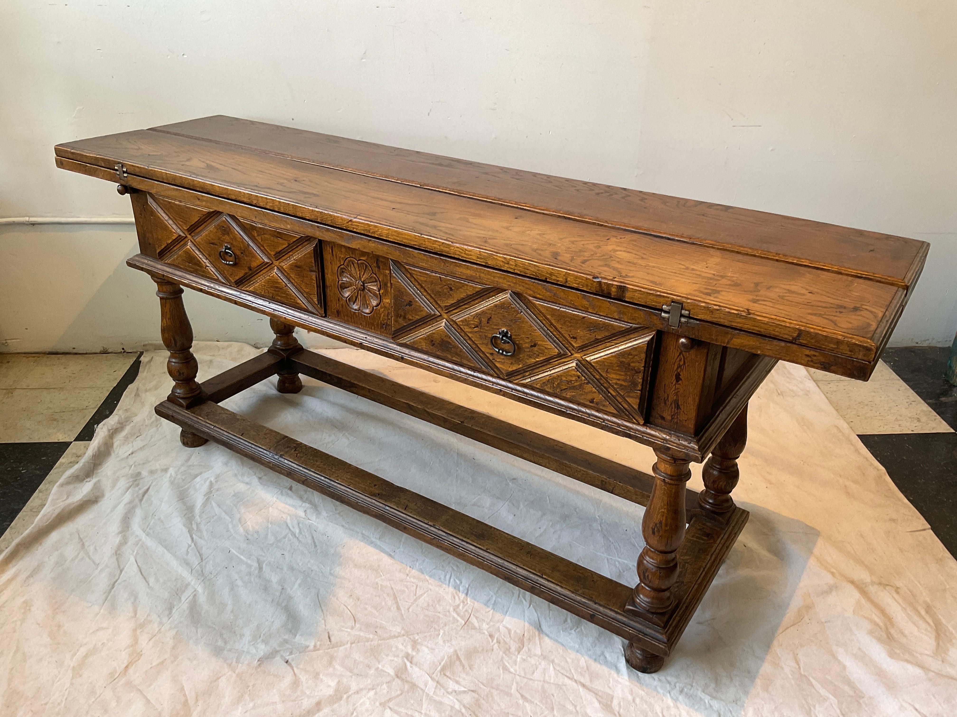 Console / Table de salle à manger de style français Louis XVIII, sculptée à la main et à abattant en vente 7