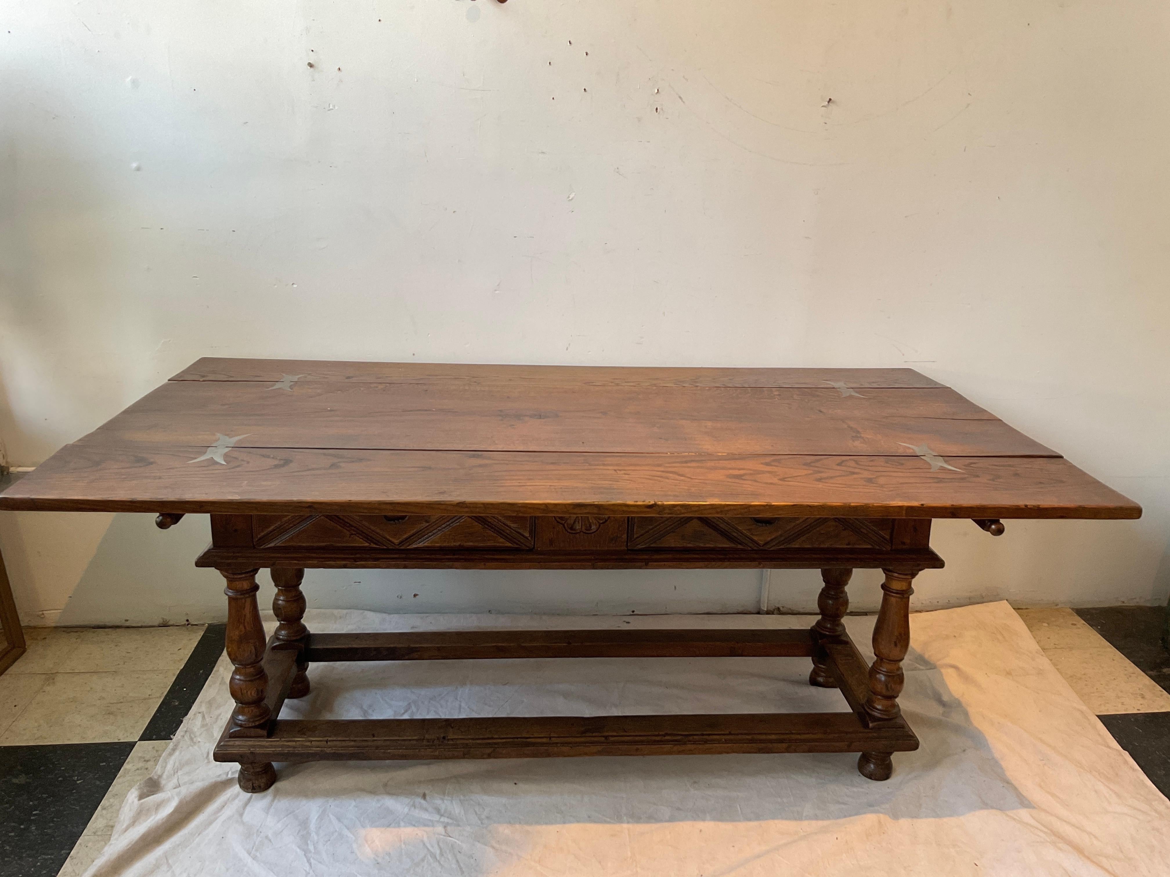 Console / Table de salle à manger de style français Louis XVIII, sculptée à la main et à abattant Bon état - En vente à Tarrytown, NY