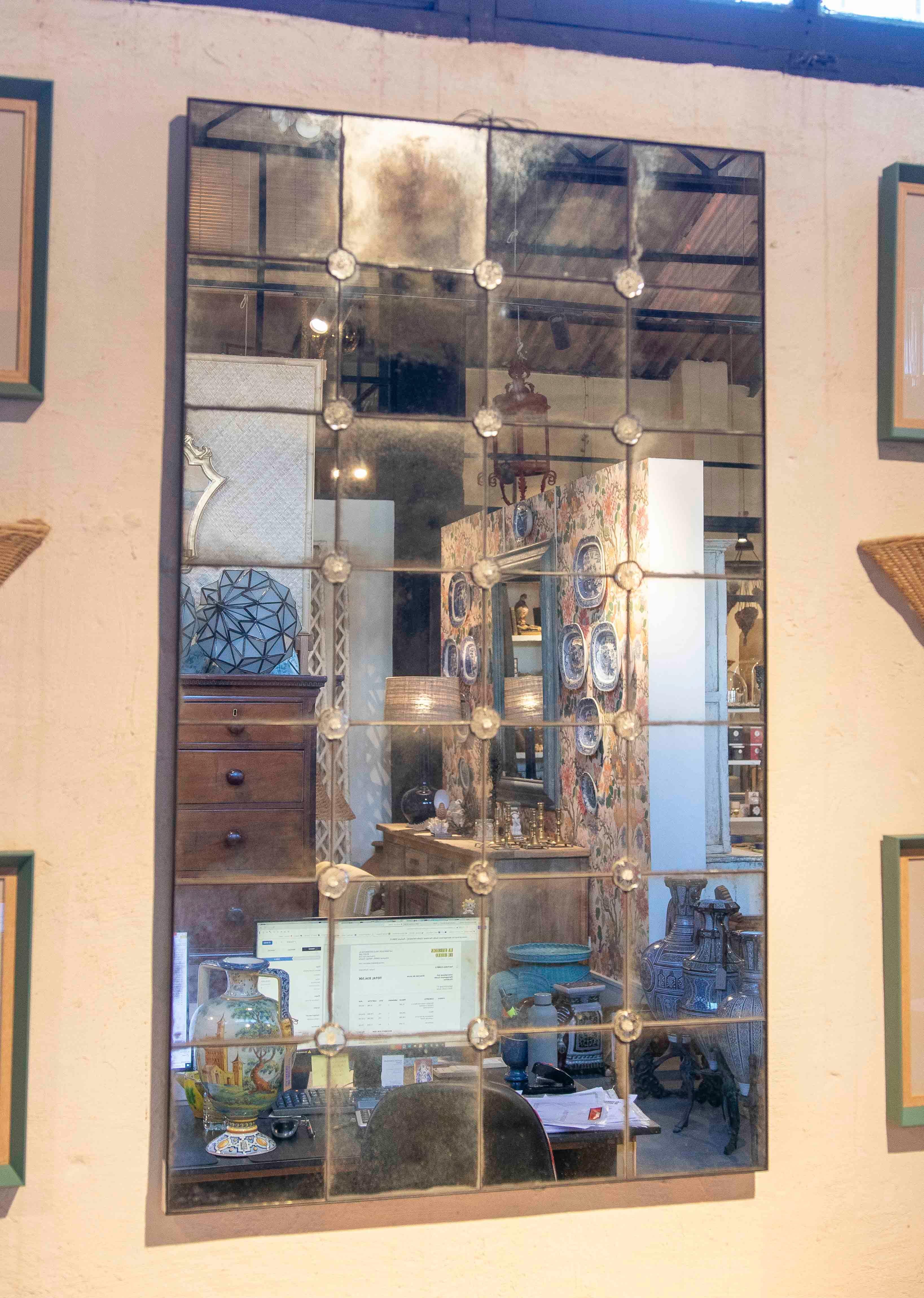 French-style Mirror with Grids Joined with Crystal Flowers In Good Condition For Sale In Marbella, ES