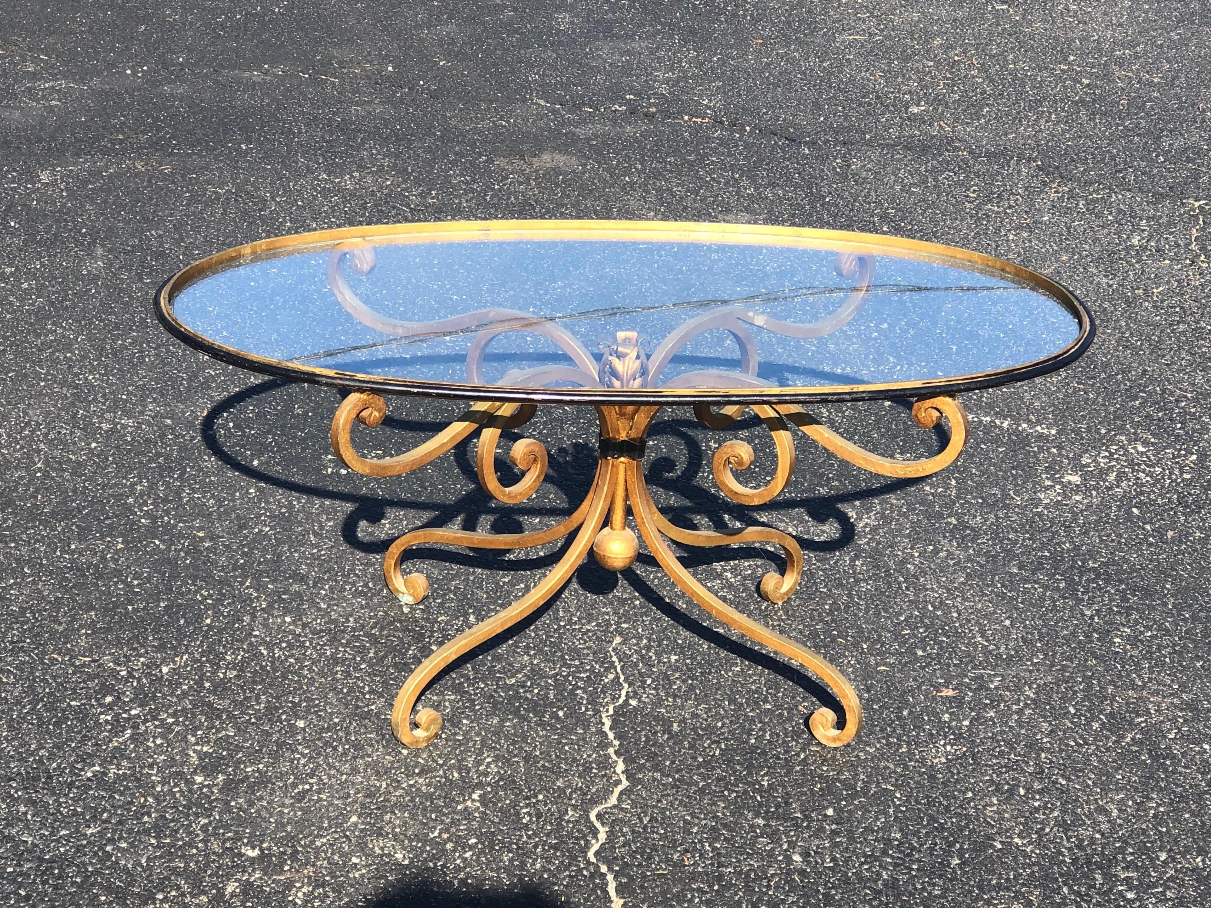 French Style Oval Iron Coffee Table In Good Condition For Sale In Redding, CT