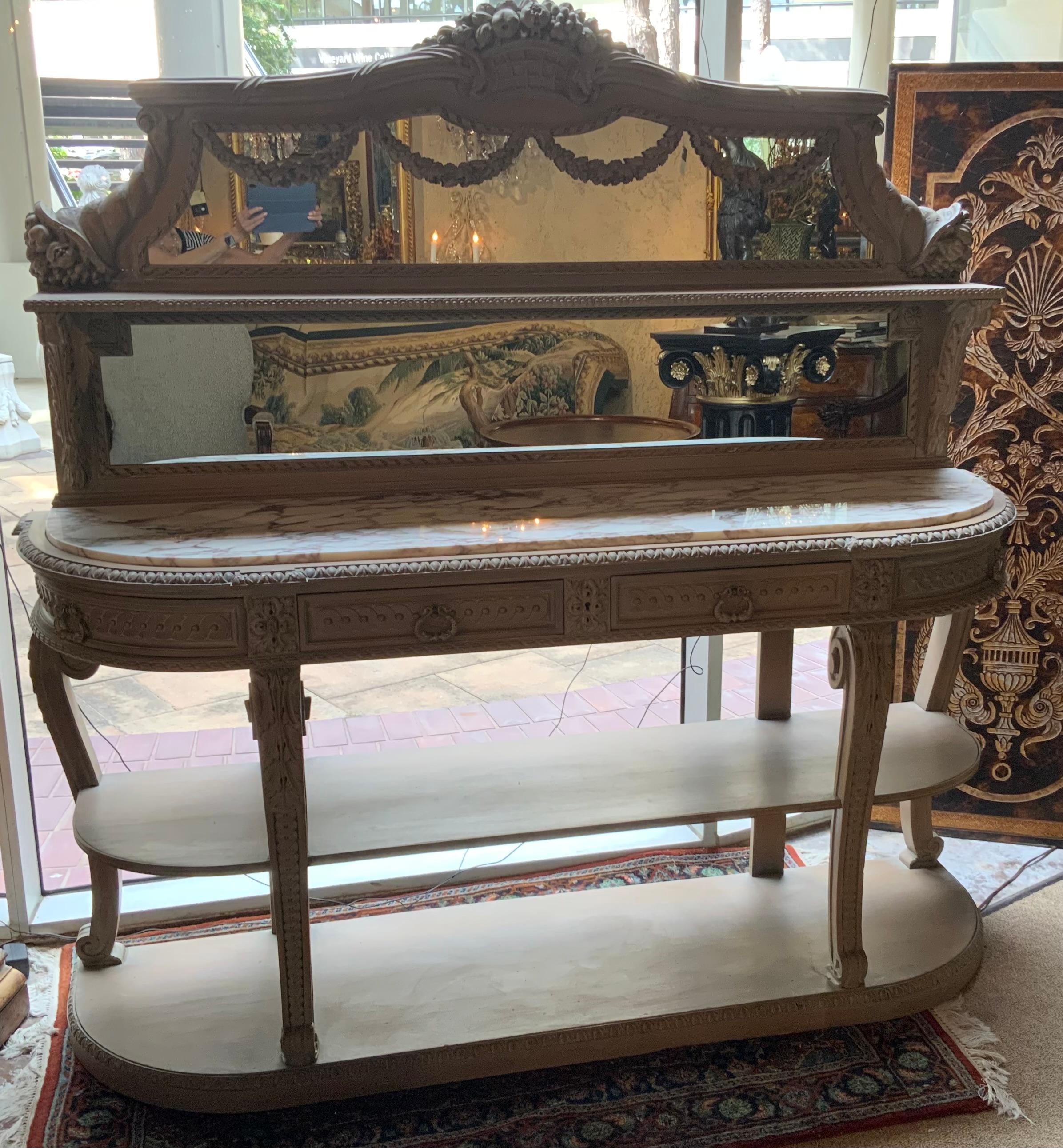 Aparador/armario pintado de estilo francés Luis XV en venta