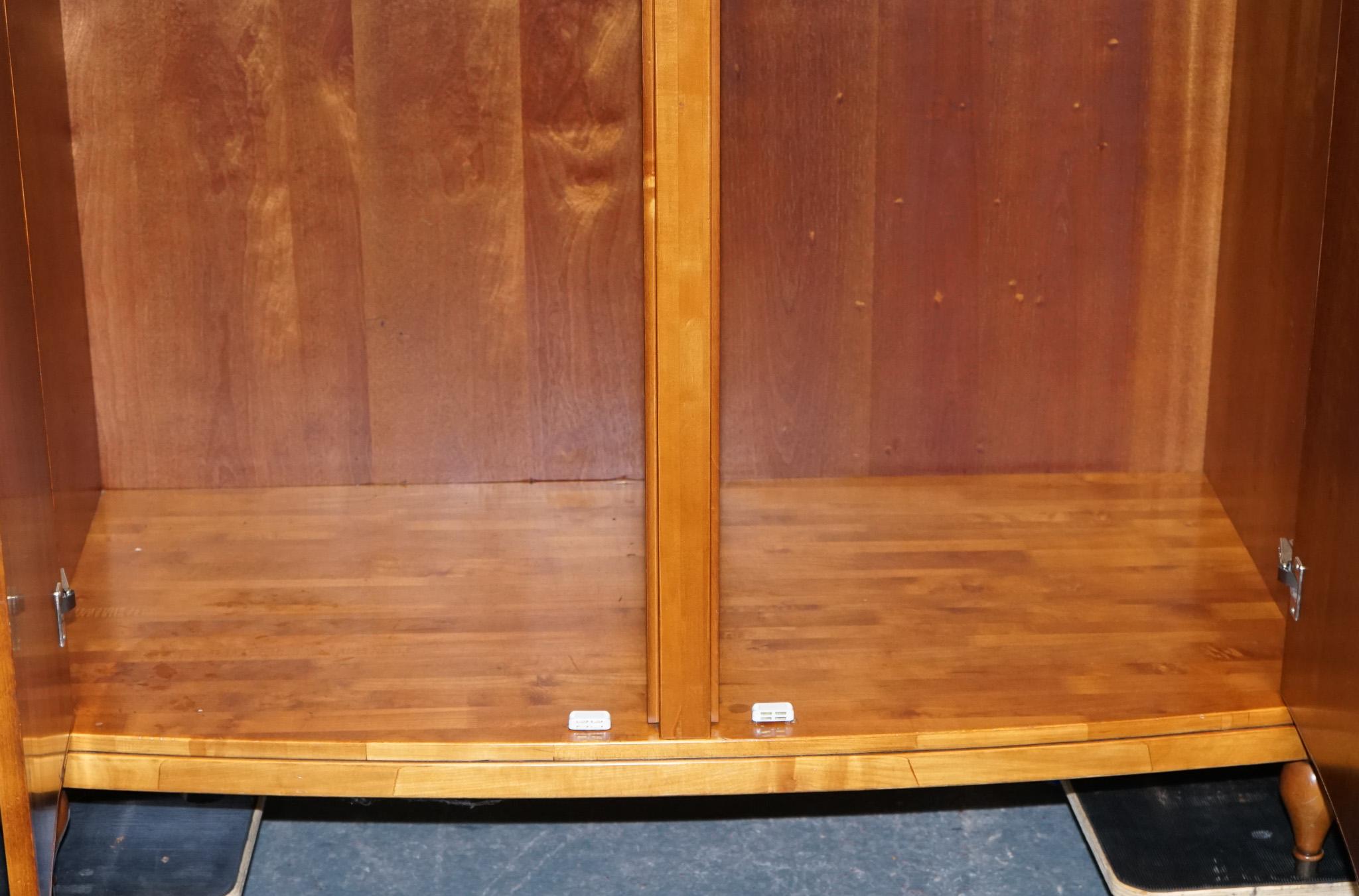 FRANZÖSISCHER STIL WILLIS & GAMBIER ROCHELLE COLLECTION DOPPELKLEIDERSCHRANK im Angebot 1