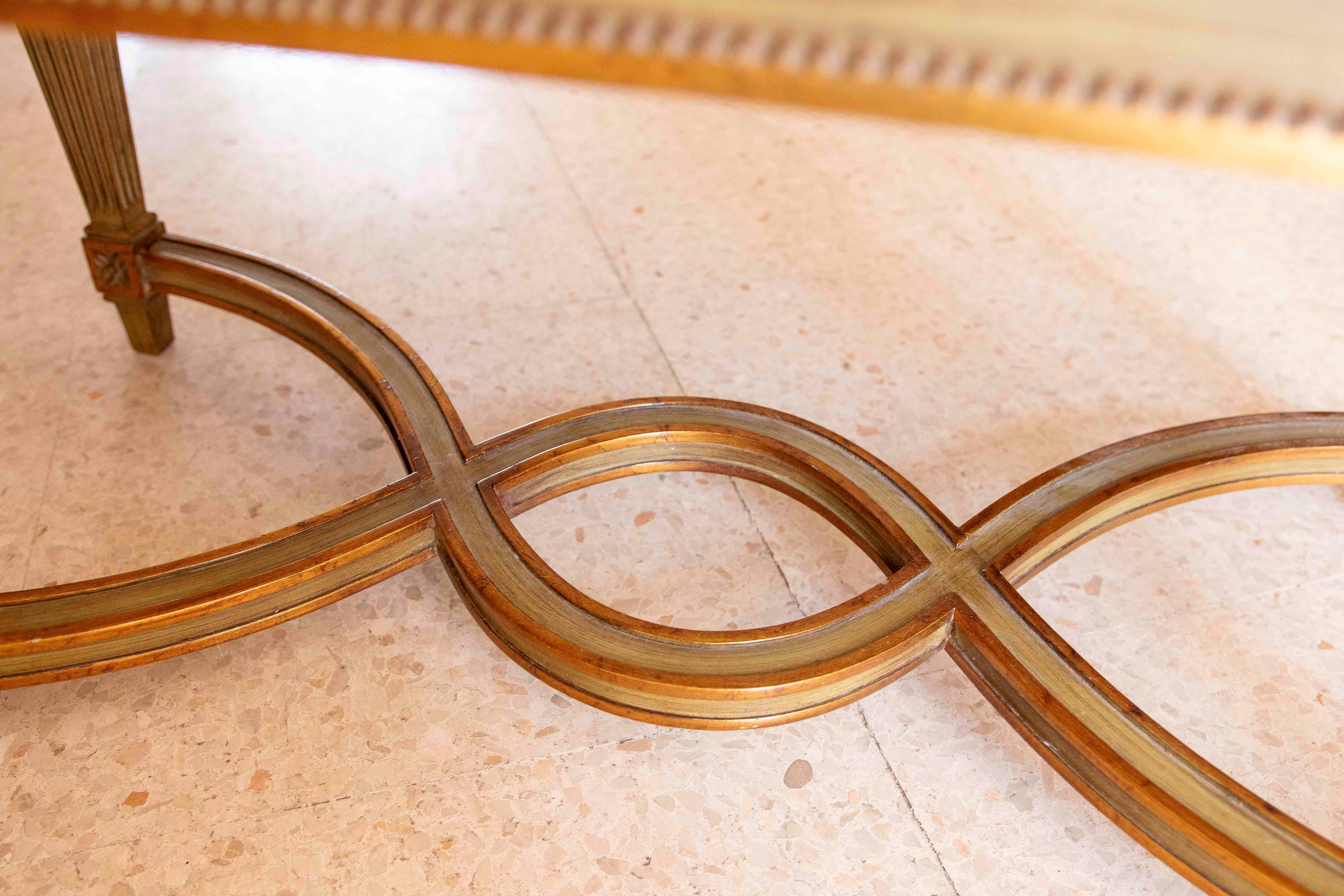 Sgabello in legno in stile francese rivestito con tessuto floreale cucito a mano in vendita 4