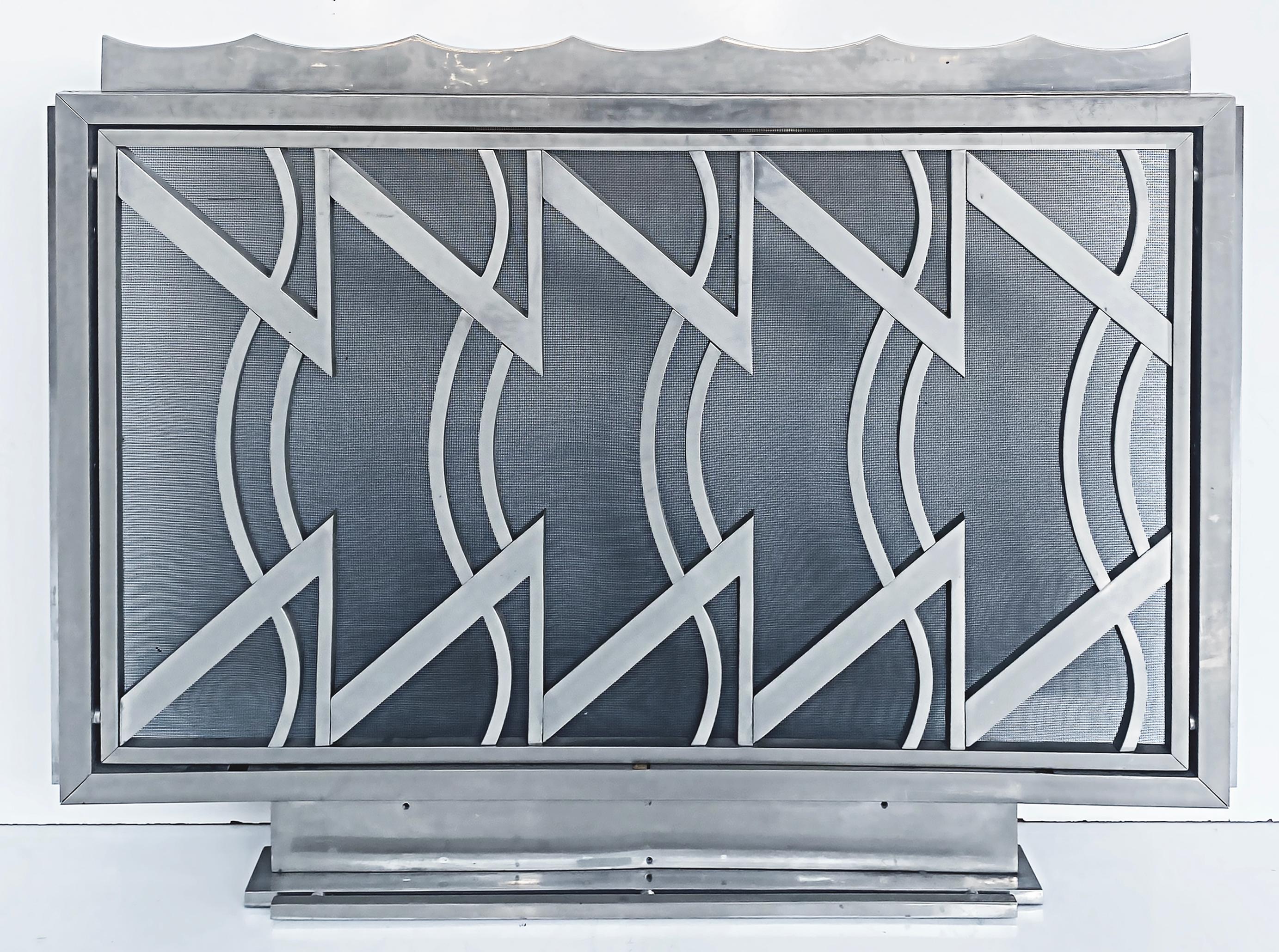 French Stylized Art Deco Fireplace Screen, French Riviera Acquisition In Good Condition For Sale In Miami, FL