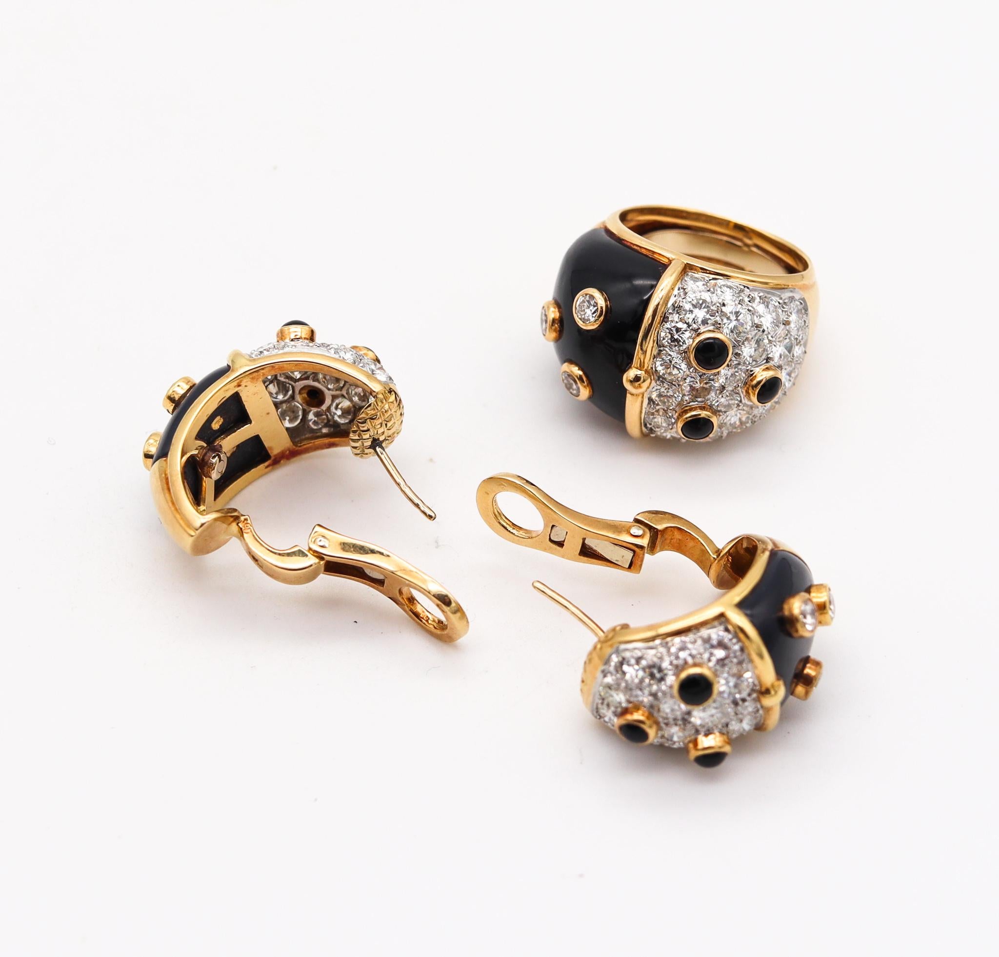 French Suite of Earrings and Ring 18Kt Gold with 6.57 Cts Diamonds & Black Jade In Excellent Condition For Sale In Miami, FL