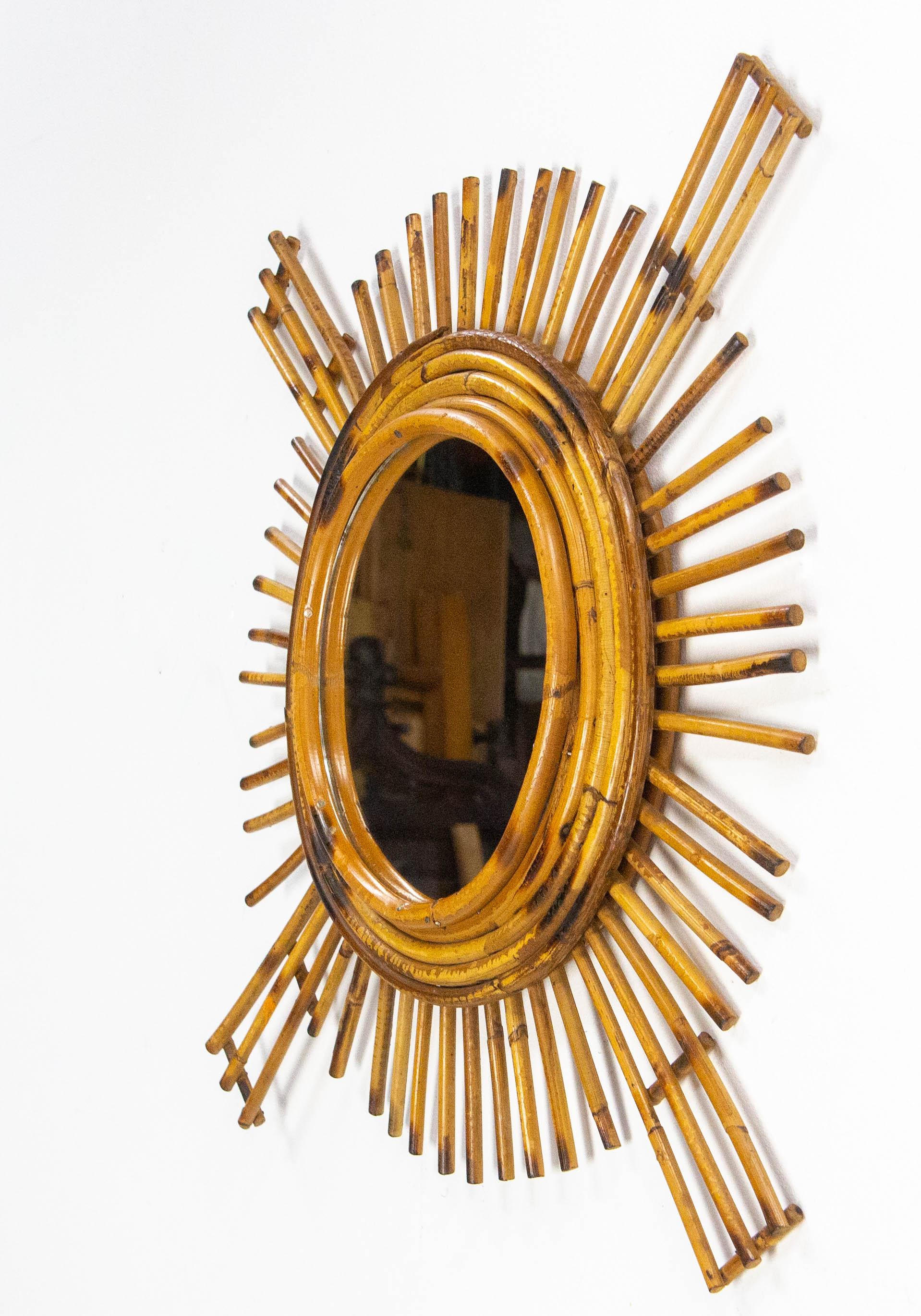 French Sun Shape Rattan Mirror, circa 1950 In Good Condition For Sale In Labrit, Landes