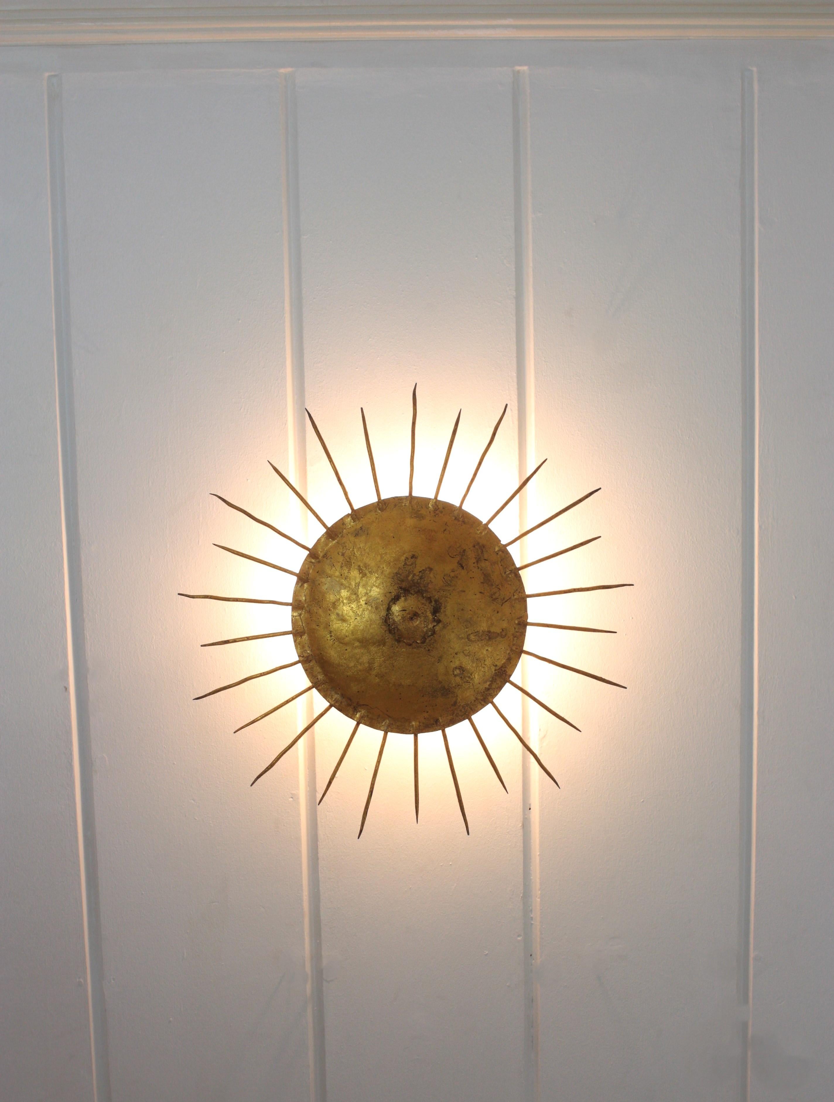 French Sunburst Ceiling Light Fixture in Gilt Wrought Iron For Sale 6