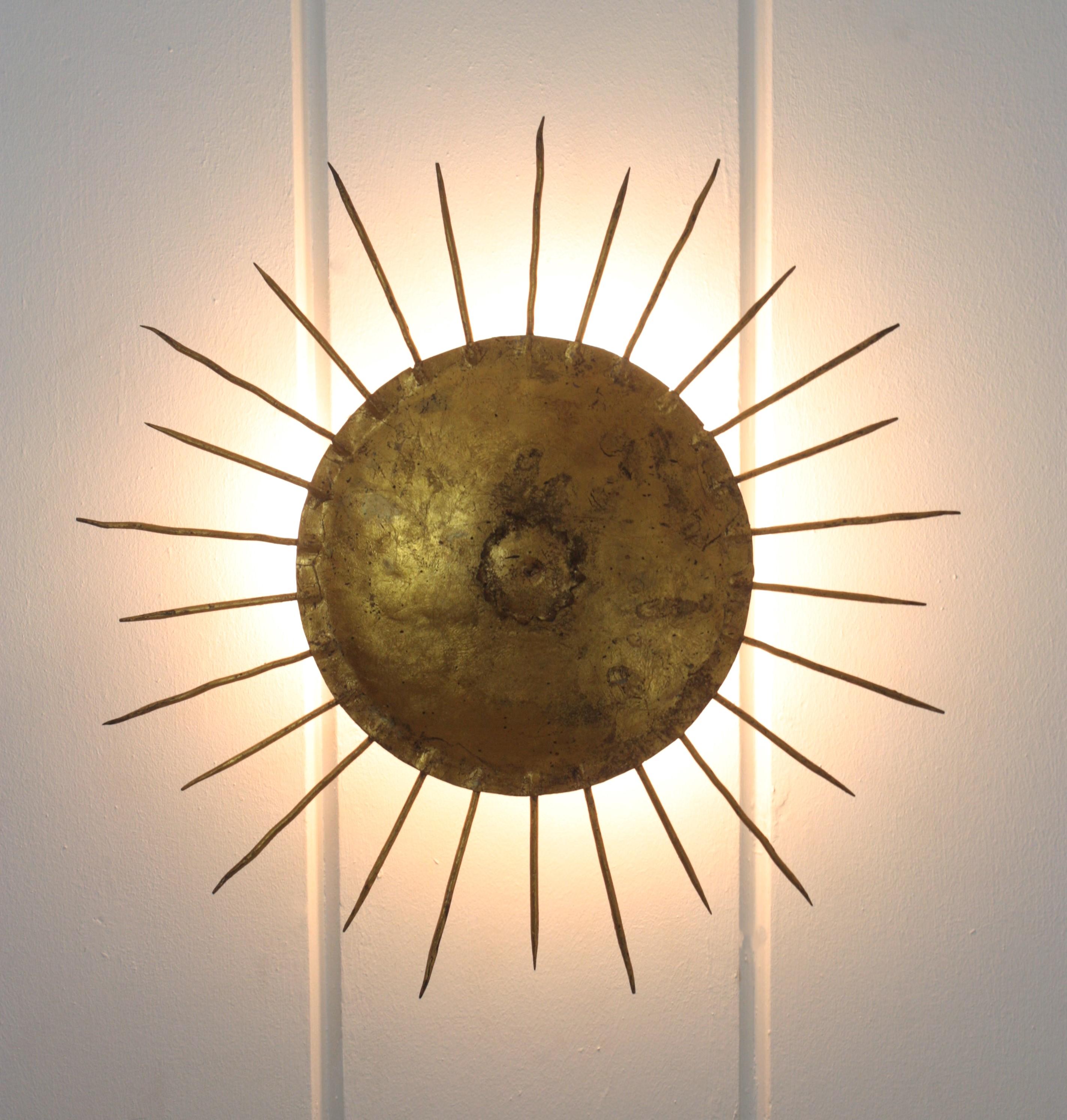French Sunburst Ceiling Light Fixture in Gilt Wrought Iron For Sale 8