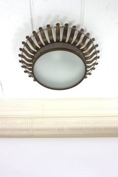 Lampada da soffitto francese in stile "Sunburst" con motivo a griglia in ferro dorato, anni '50
