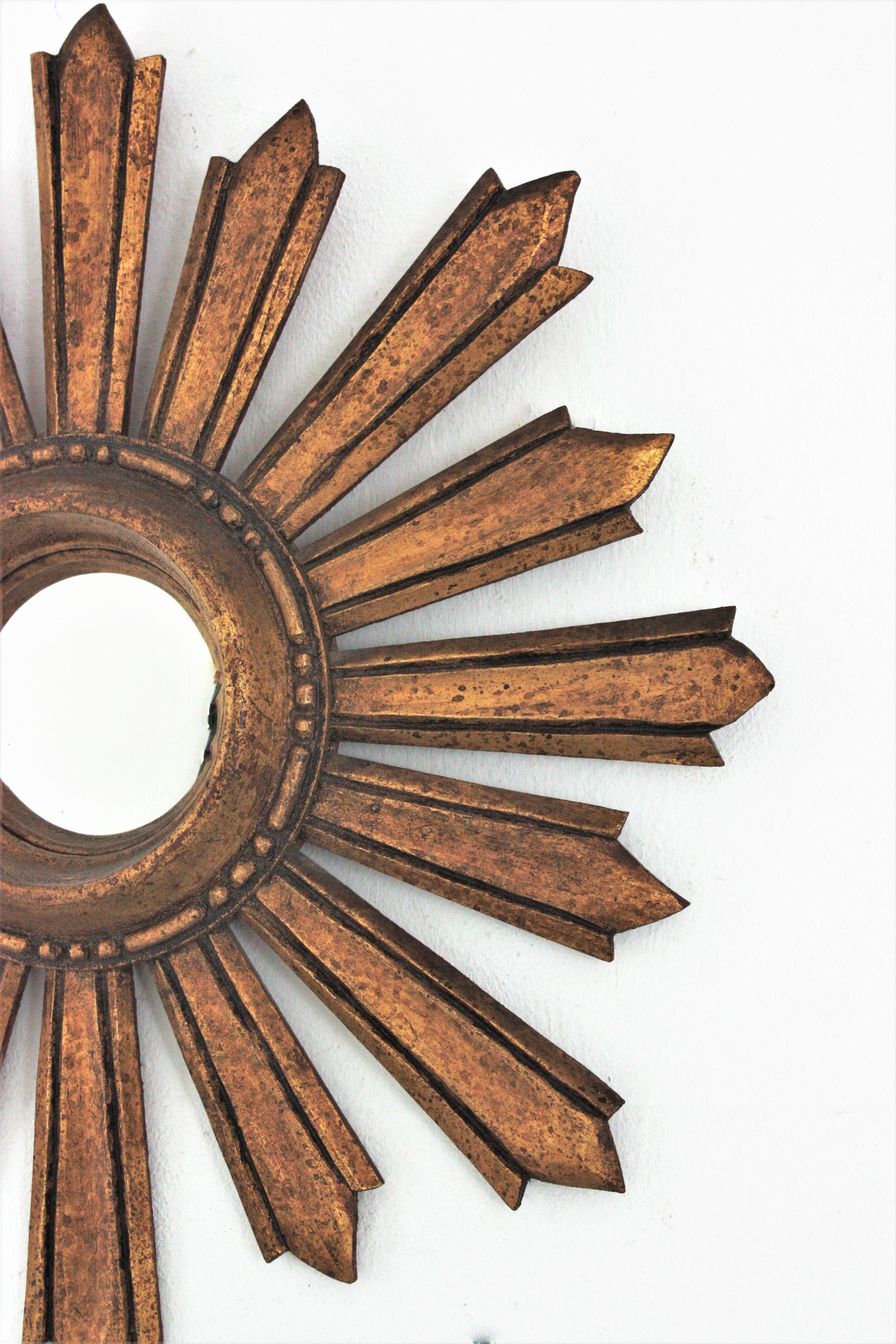 French Sunburst Convex Giltwood Mirror, 1940s For Sale 4
