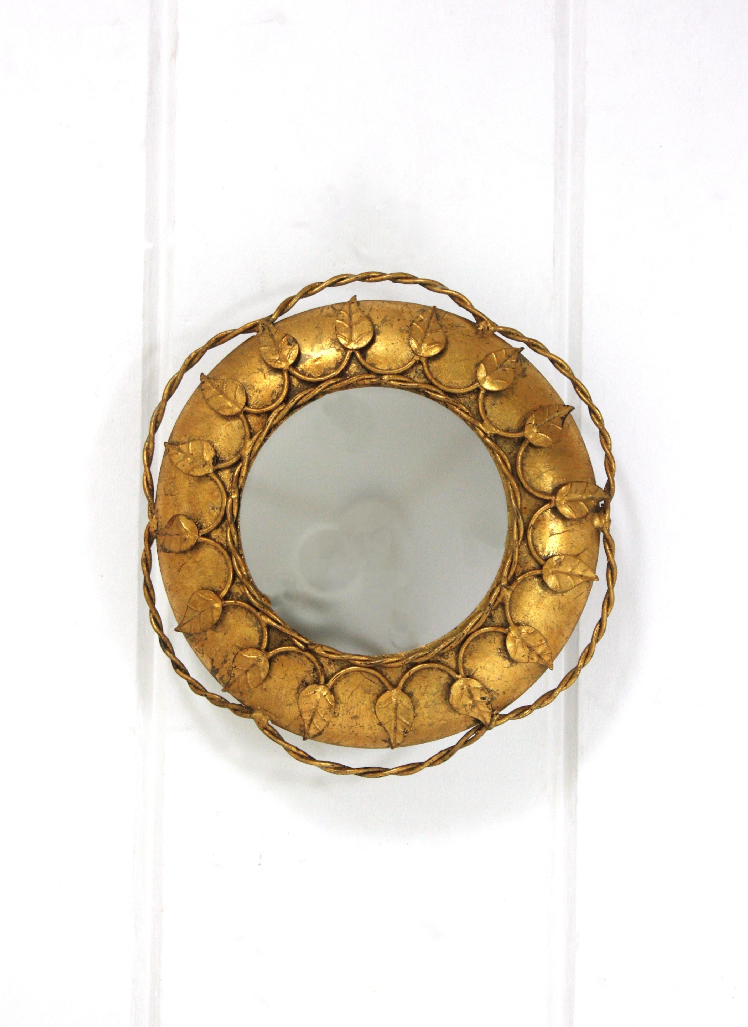 Französische Sunburst Flower Leuchte aus vergoldetem Eisen, 1950er Jahre im Zustand „Gut“ im Angebot in Barcelona, ES