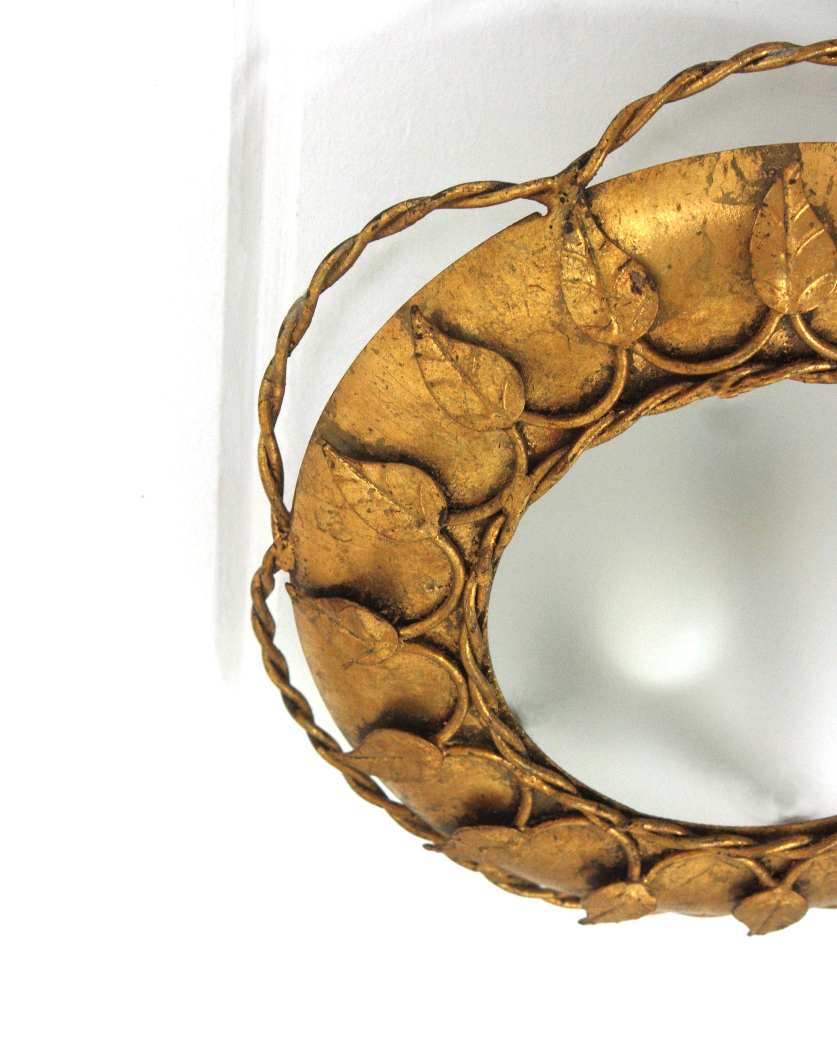 Französische Sunburst Flower Leuchte aus vergoldetem Eisen, 1950er Jahre (Metall) im Angebot