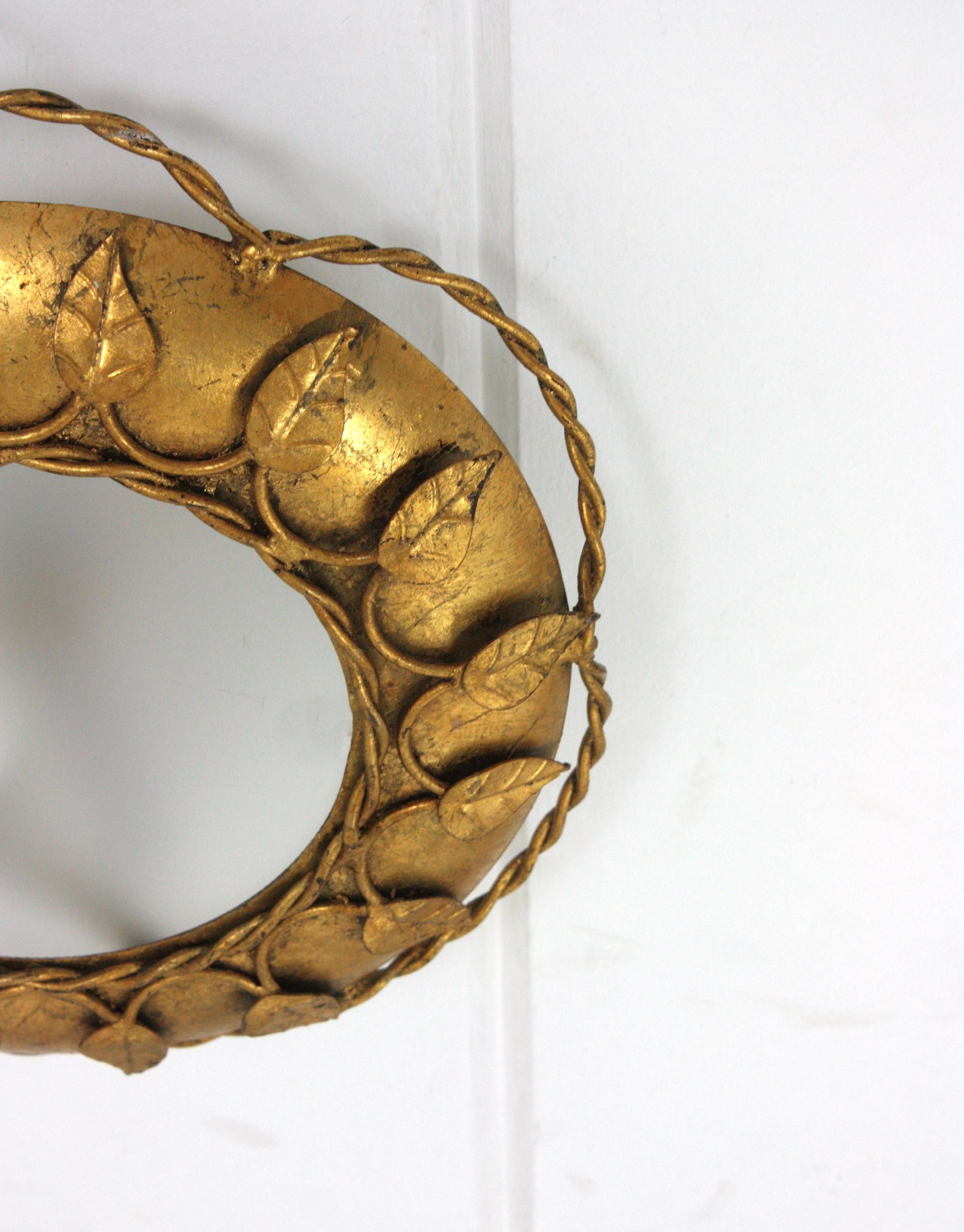 Französische Sunburst Flower Leuchte aus vergoldetem Eisen, 1950er Jahre im Angebot 1