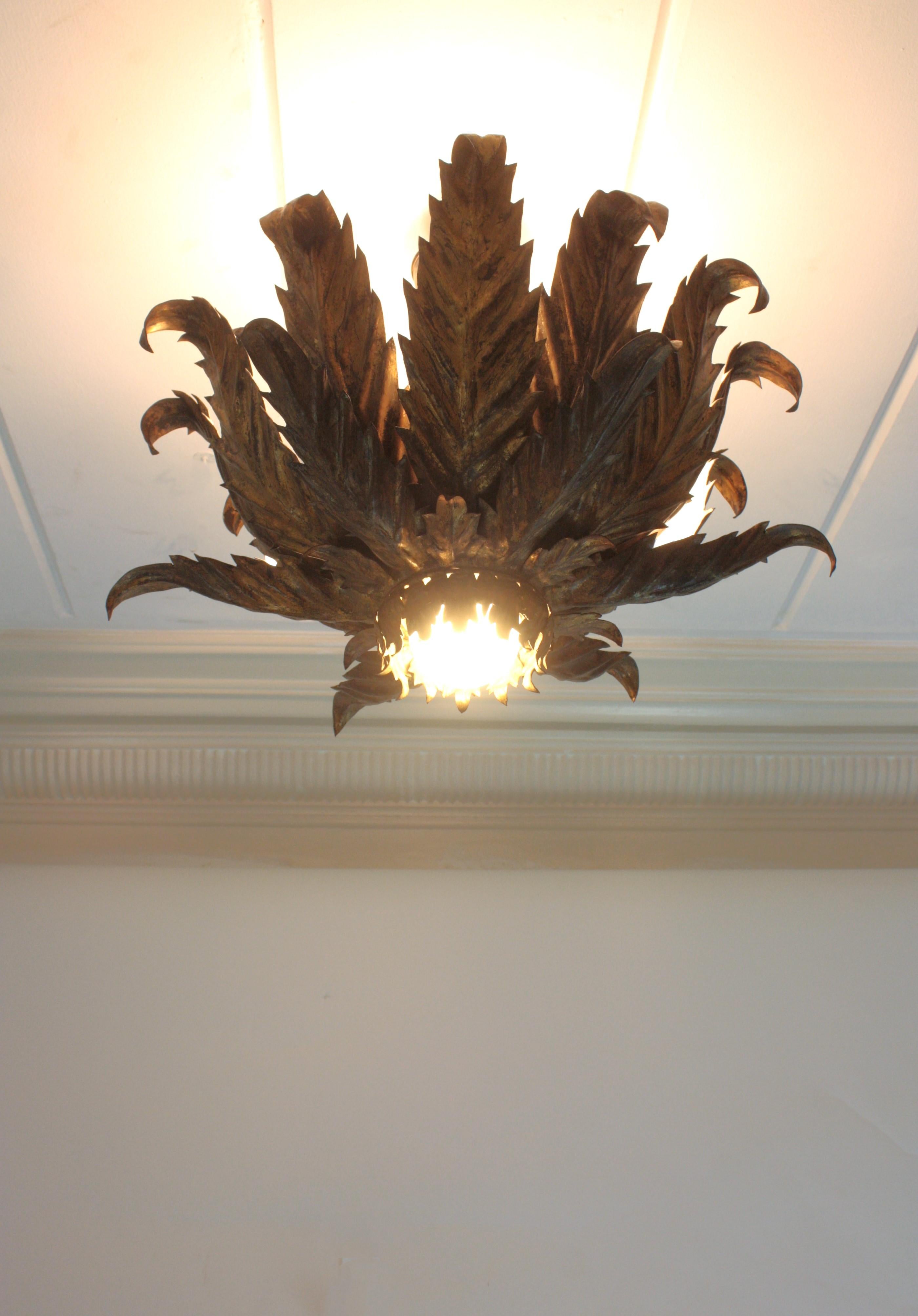 French Sunburst Foliage Ceiling Light Fixture / Chandelier in Gilt Iron, 1940s For Sale 10