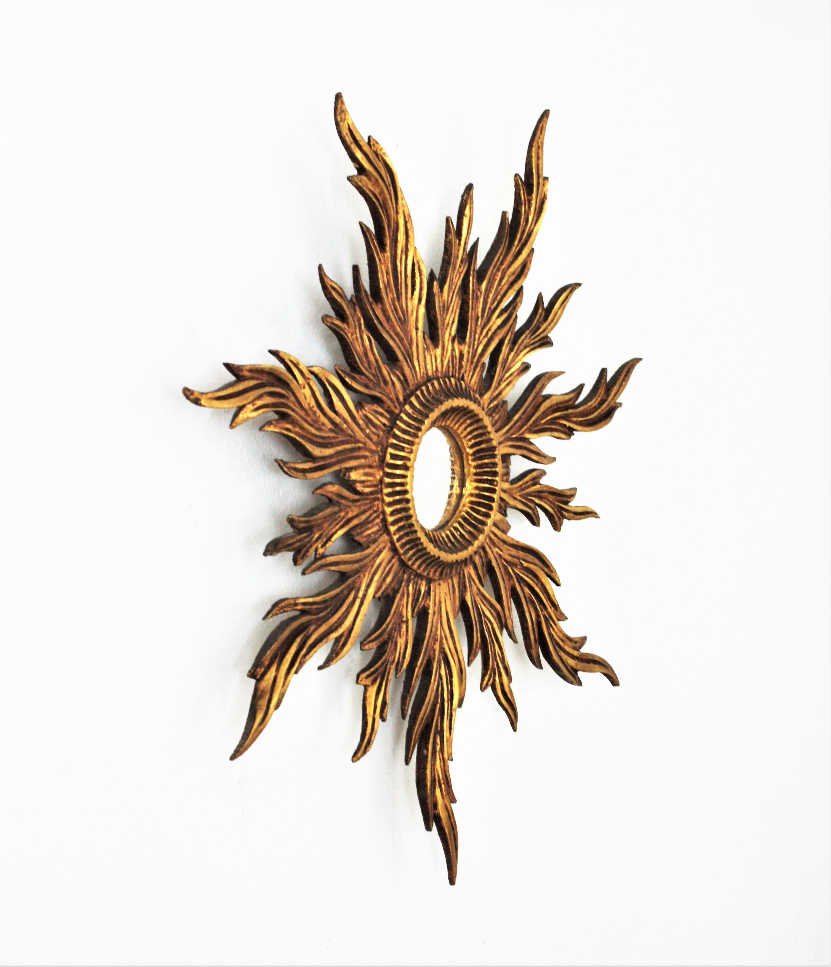 French Sunburst Giltwood Mirror, Early 20th Century In Good Condition In Barcelona, ES