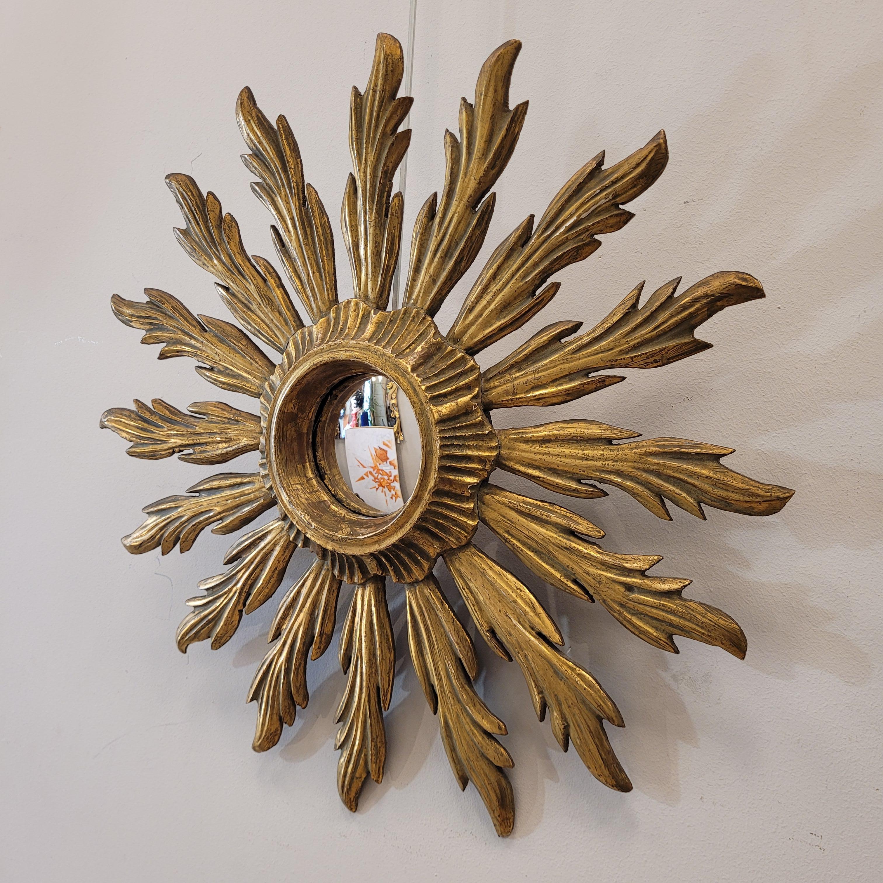 Francese  Sunburst  specchio  vetro dell'oblò, legno intagliato e dorato In condizioni buone in vendita a Valladolid, ES