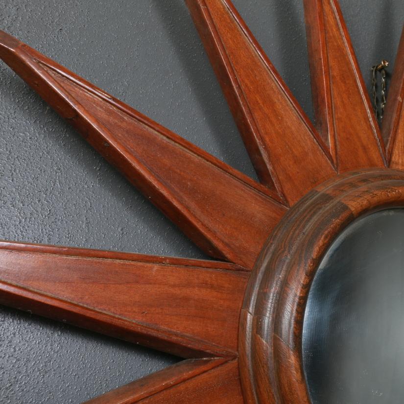 1920s French mahogany sunburst mirror, 1920.

Dimensions:
28 inches (71 cms) diameter.

 