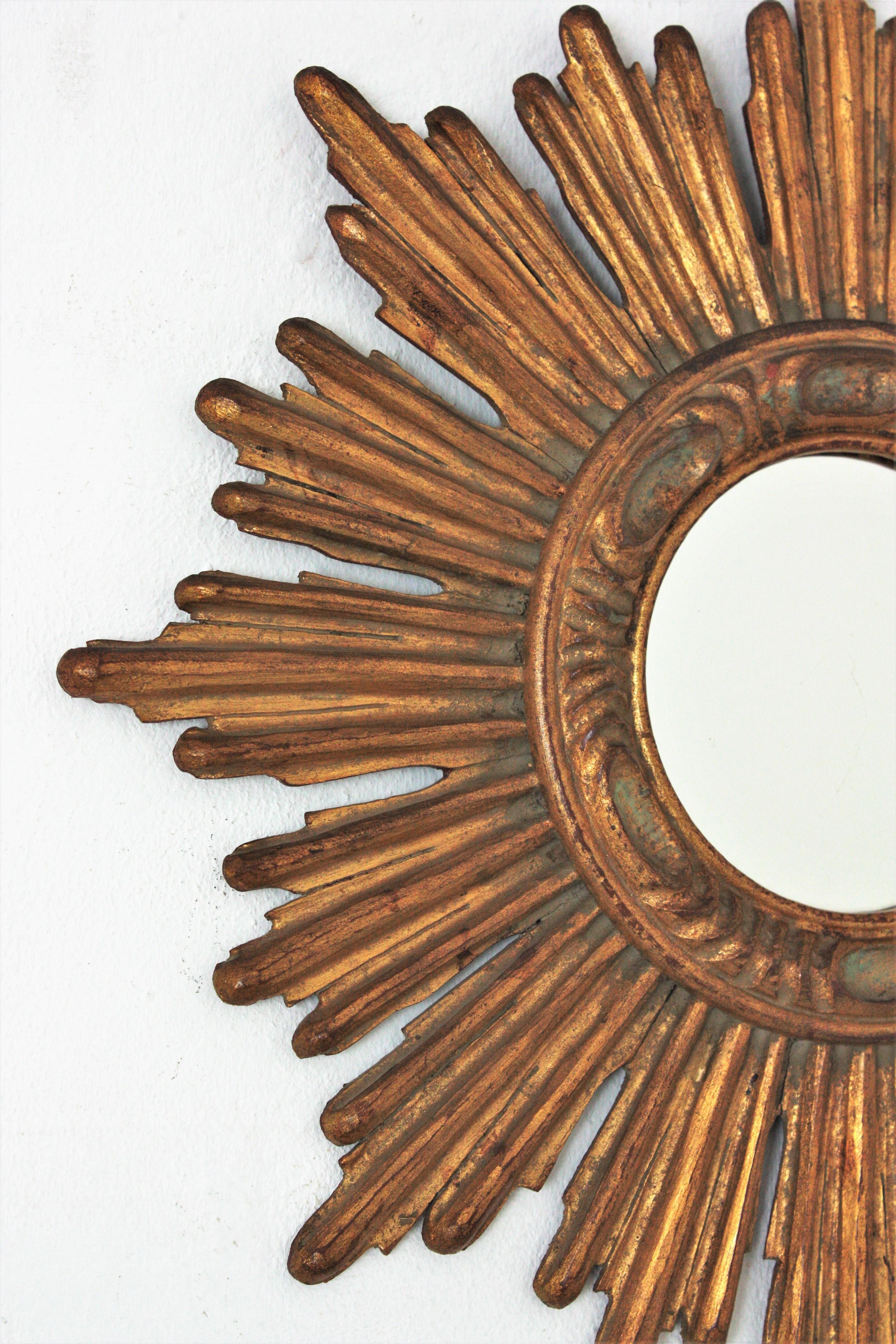 French Sunburst Mirror in Carved Giltwood, 1940s 5
