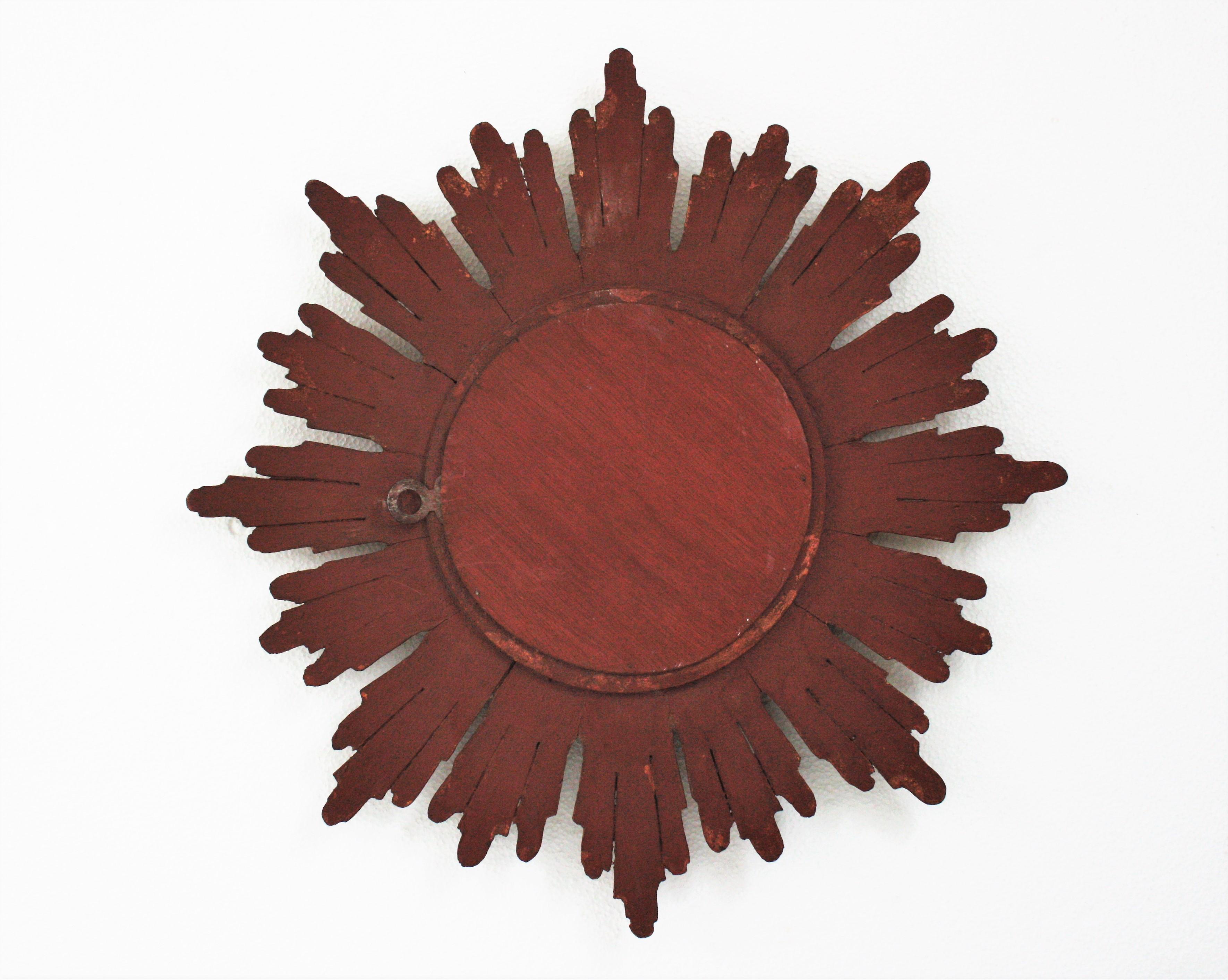 French Sunburst Mirror in Carved Giltwood, 1940s 6