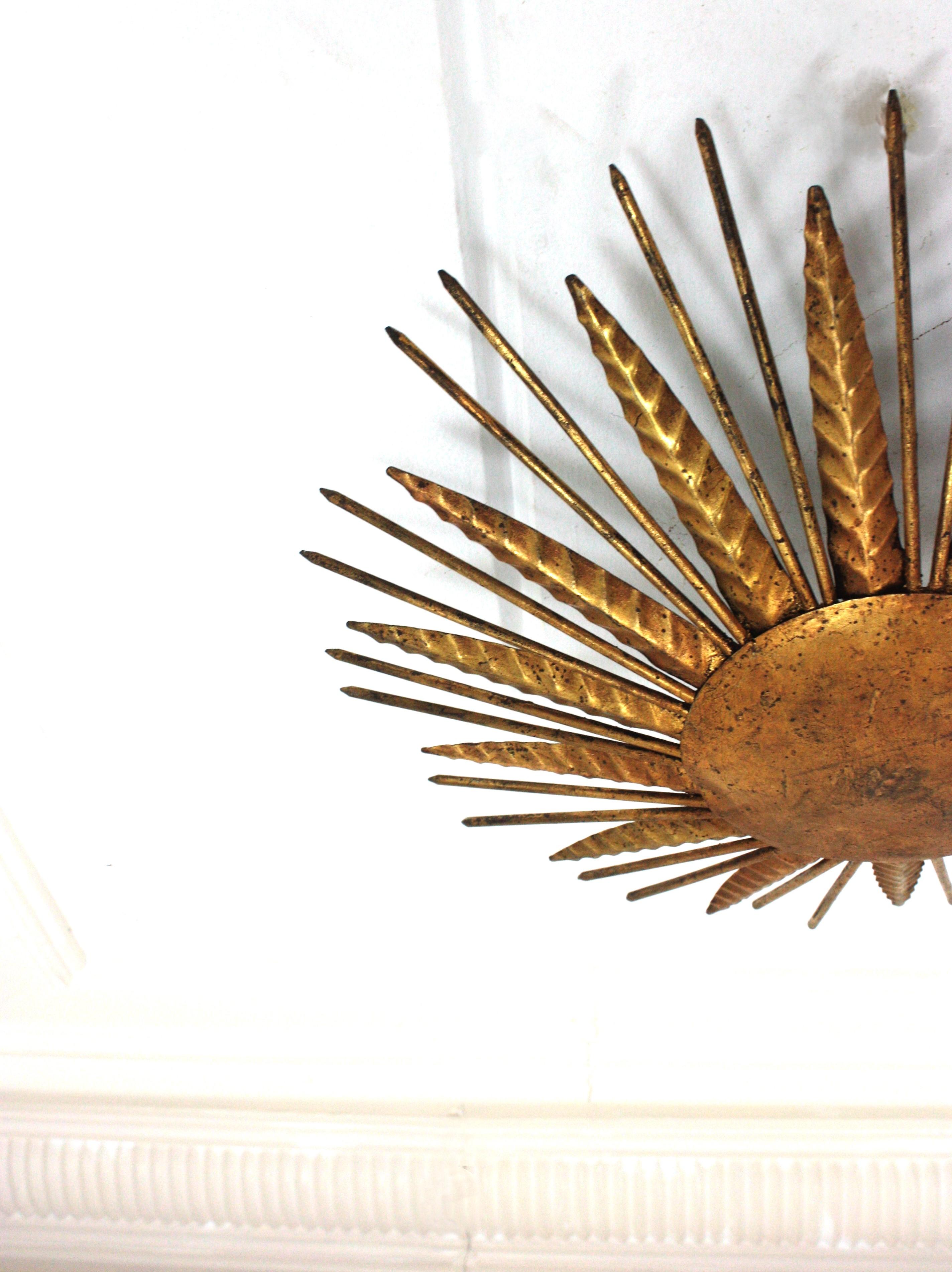 French Sunburst Spikey Light Fixture in Gilt Iron, 1940s For Sale 6
