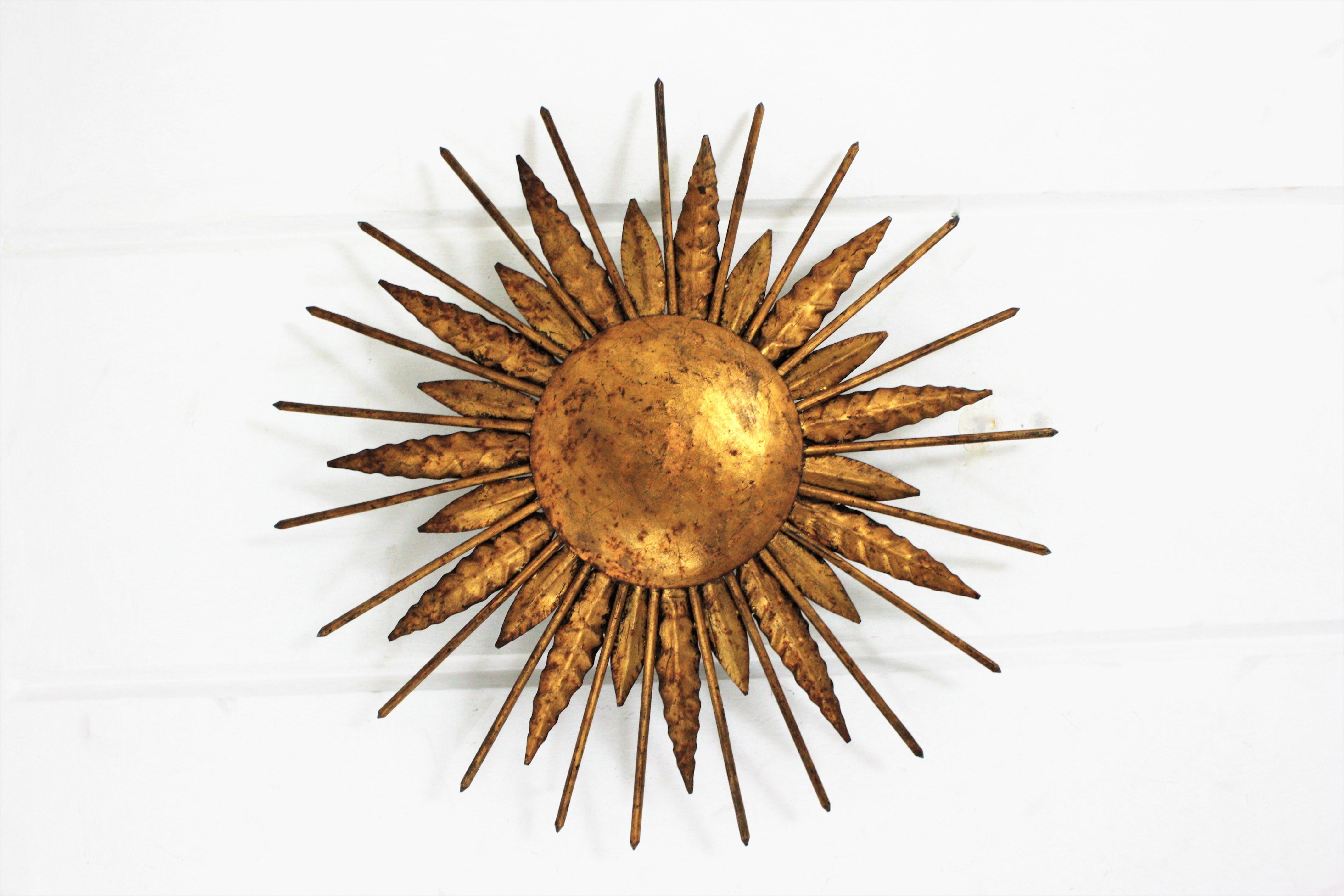 French Sunburst Spikey Light Fixture in Gilt Iron, 1940s In Good Condition In Barcelona, ES