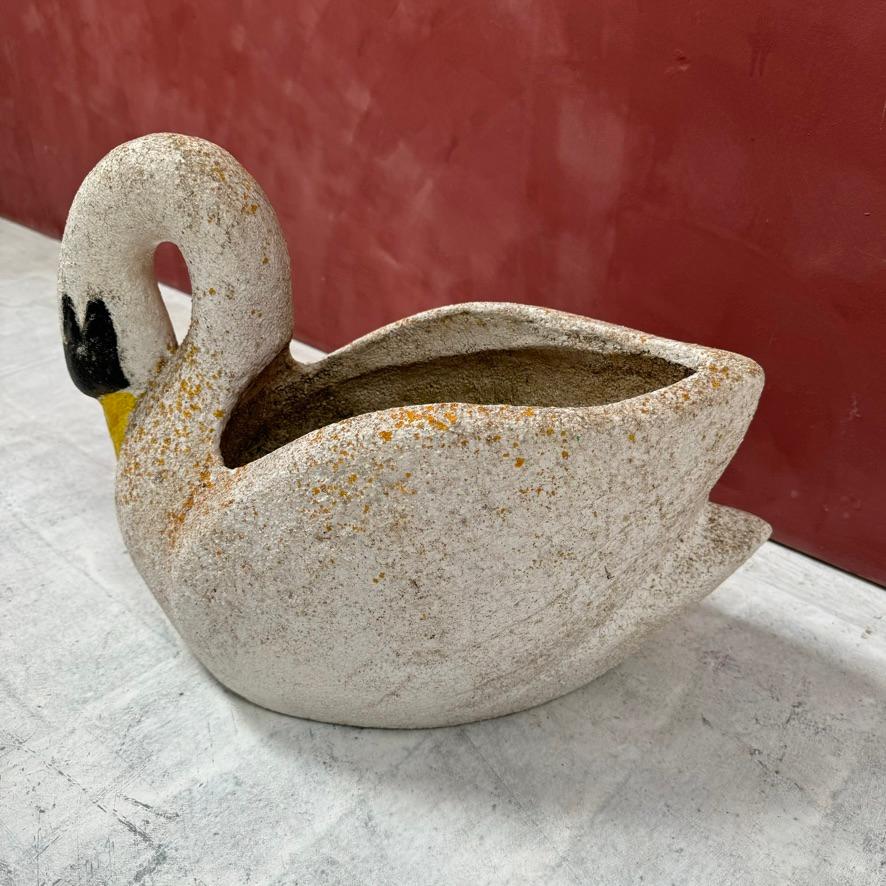 French Swan Garden Concrete Planter In Good Condition In Haywards Heath, GB