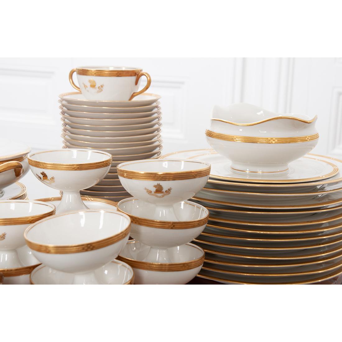French Syracuse China 132-Piece Parcel Dinner Service 4