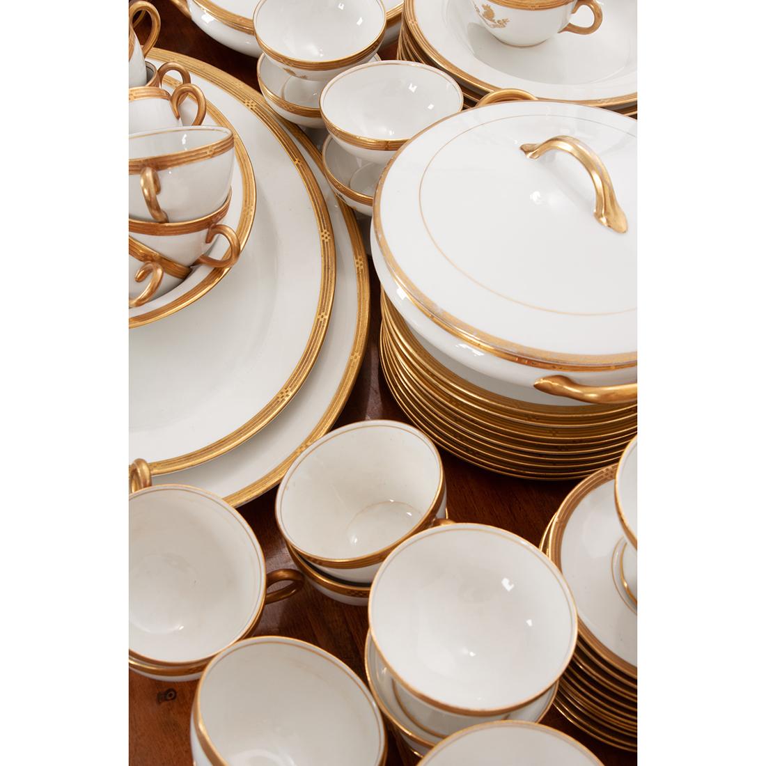 French Syracuse China 132-Piece Parcel Dinner Service 5