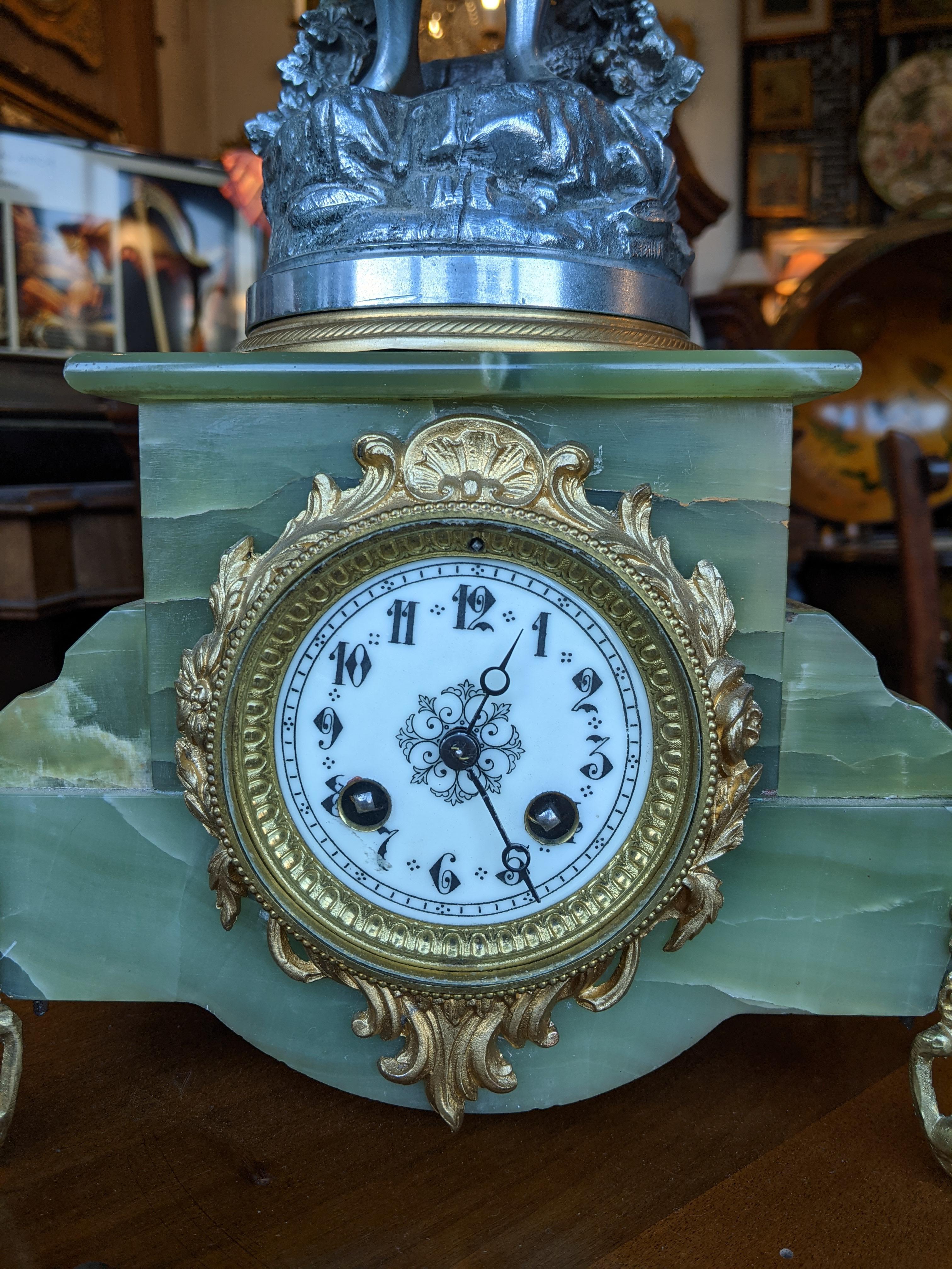 French Table Clock. Bronze, Brass and Green Marble, Mid 1800s For Sale 5