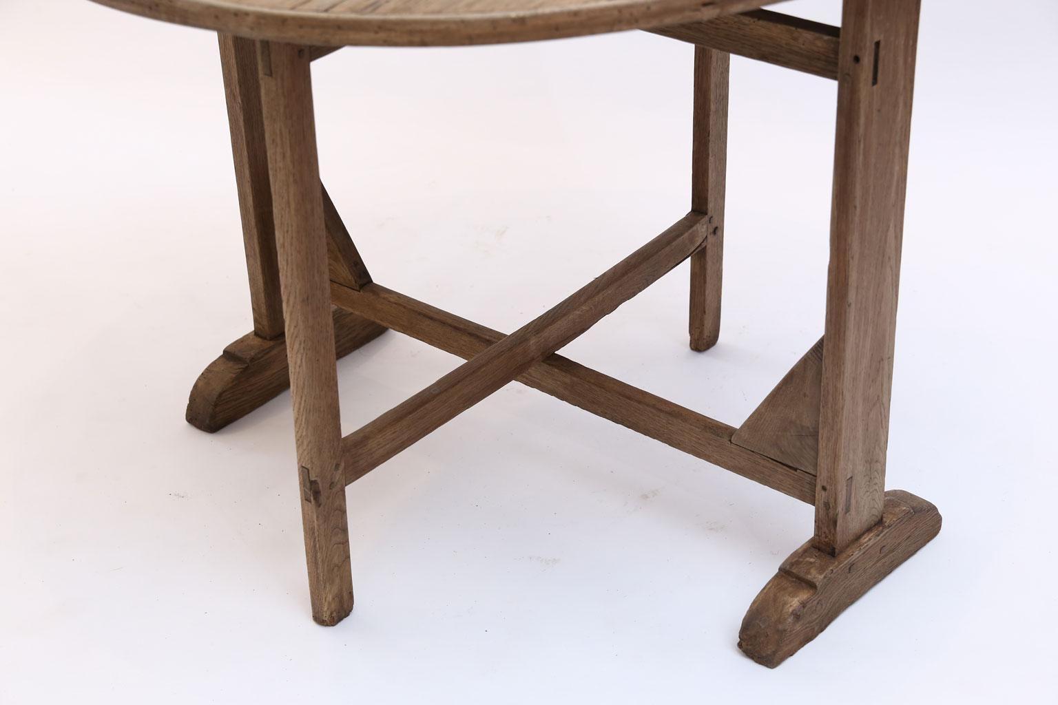 French Semi-Bleached Brown Table de Vendange in Oak and Pine 2
